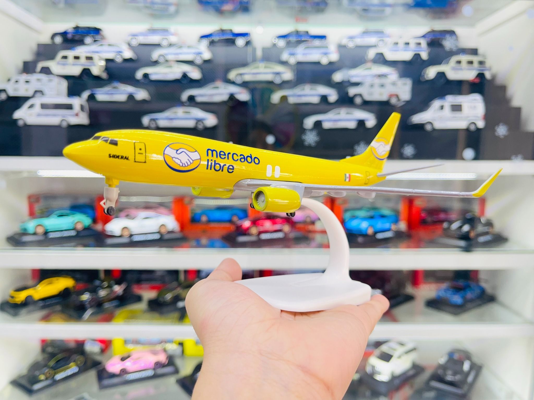 Mô hình máy bay USA Mercado Libre Boeing B737 có bánh xe 20cm MB20053