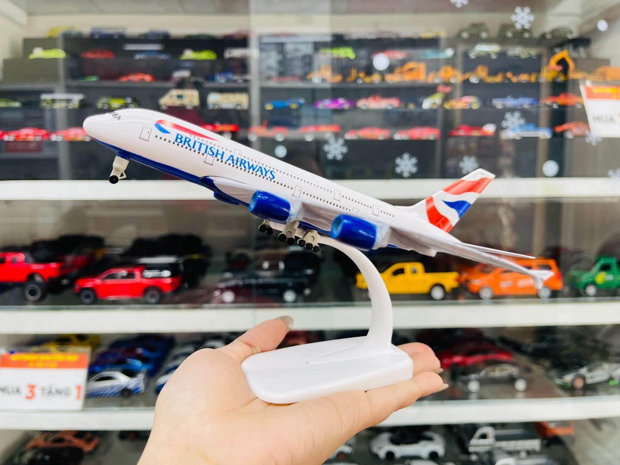 Mô hình máy bay Anh Quốc British Airways Airbus A380 có bánh xe MB20057