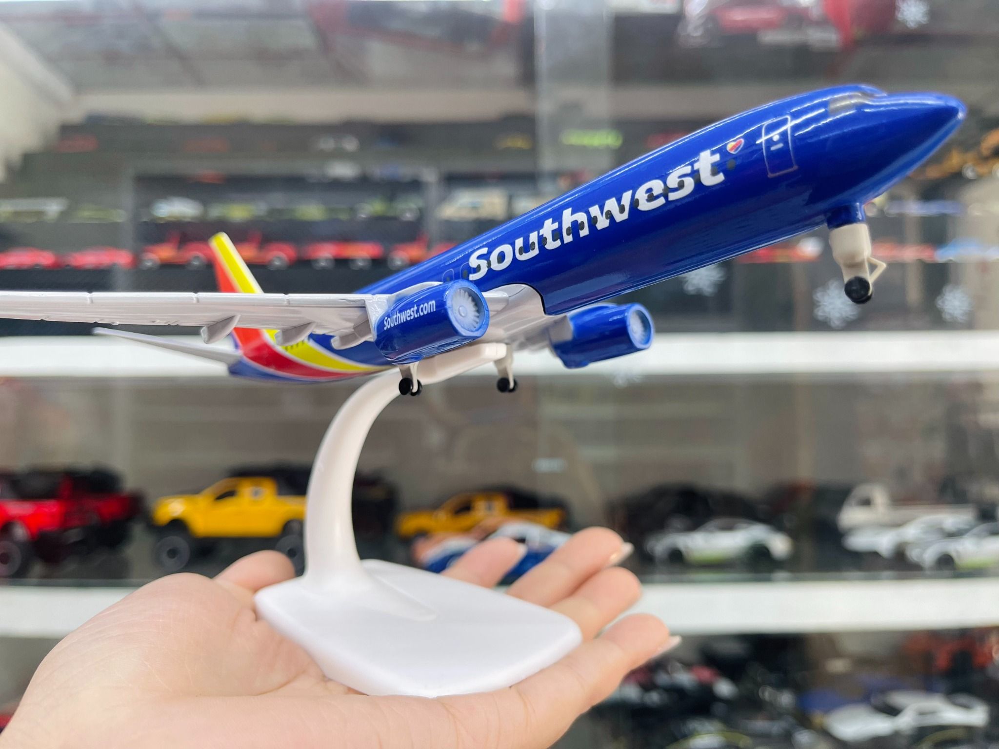 Mô hình máy bay USA Southwest Boeing B737 có bánh xe 20cm MB20074