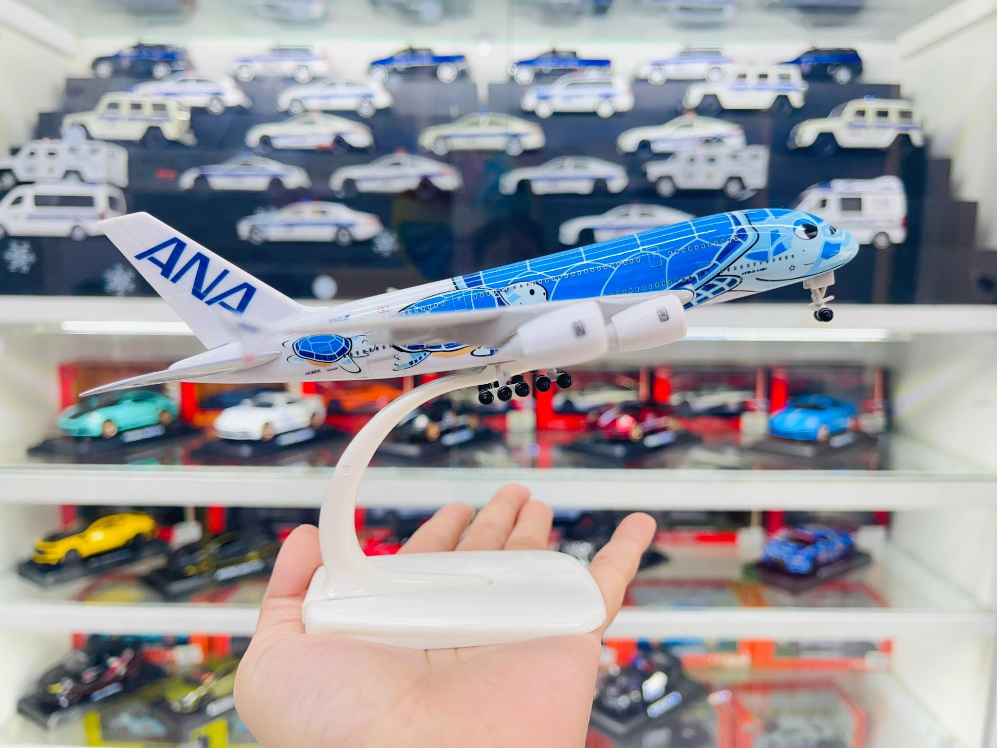 Mô hình máy bay Nhật Bản ANA Airlines Airbus A380 blue kích thước 20cm MB20086