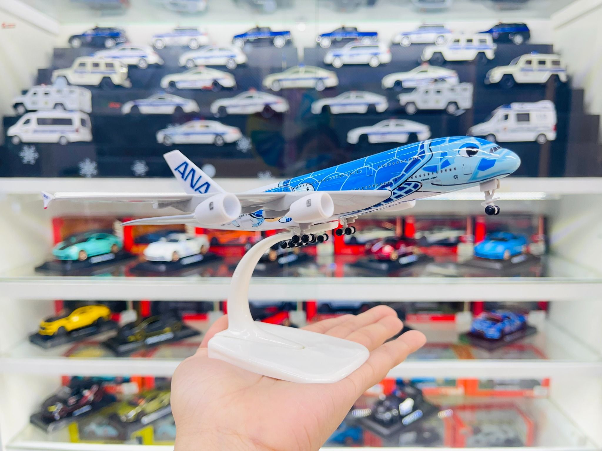 Mô hình máy bay Nhật Bản ANA Airlines Airbus A380 blue kích thước 20cm MB20086