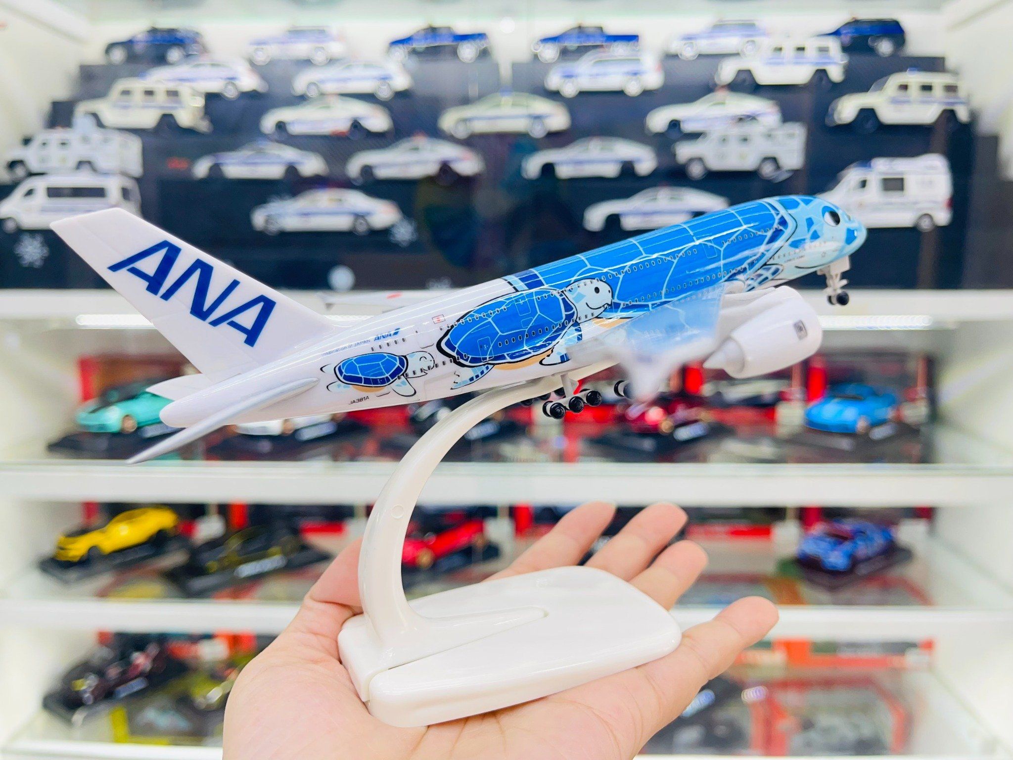 Mô hình máy bay Nhật Bản ANA Airlines Airbus A380 blue kích thước 20cm MB20086