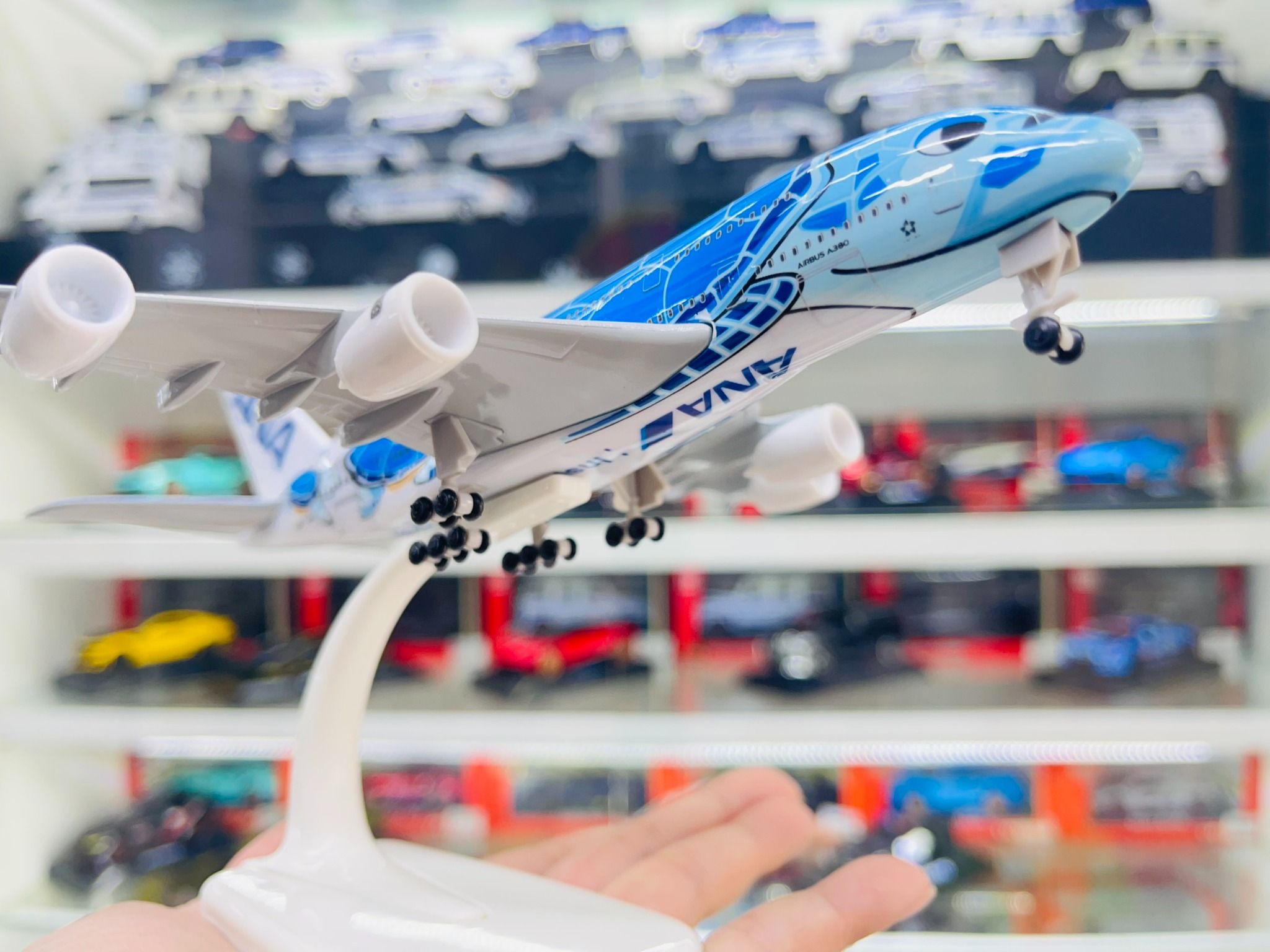 Mô hình máy bay Nhật Bản ANA Airlines Airbus A380 blue kích thước 20cm MB20086