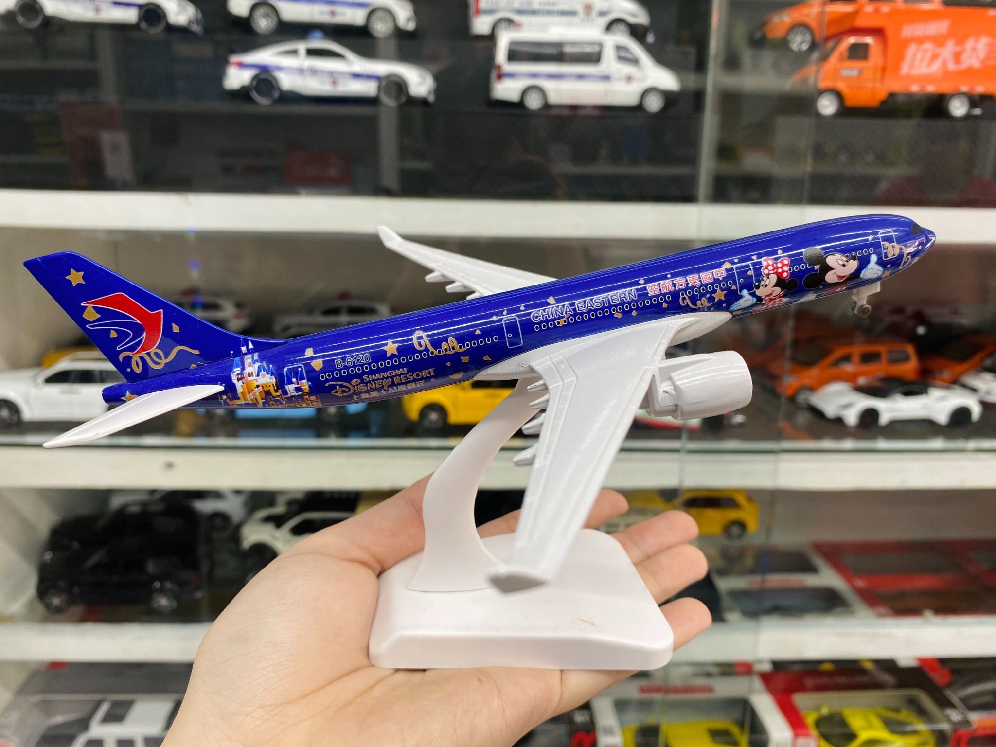 Mô hình máy bay China Eastern Mickey Airbus A330 kích thước 20cm MB20094