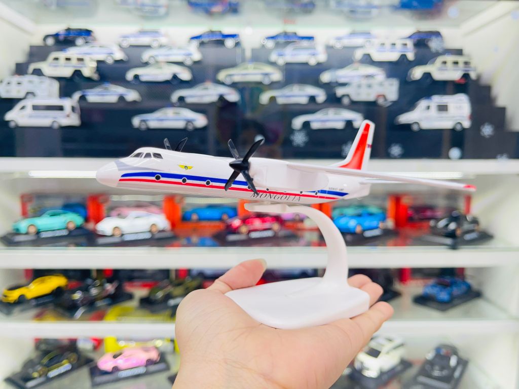 Mô hình máy bay Cánh quạt Mongolia Xinzhou60 ATR 20cm MB20098