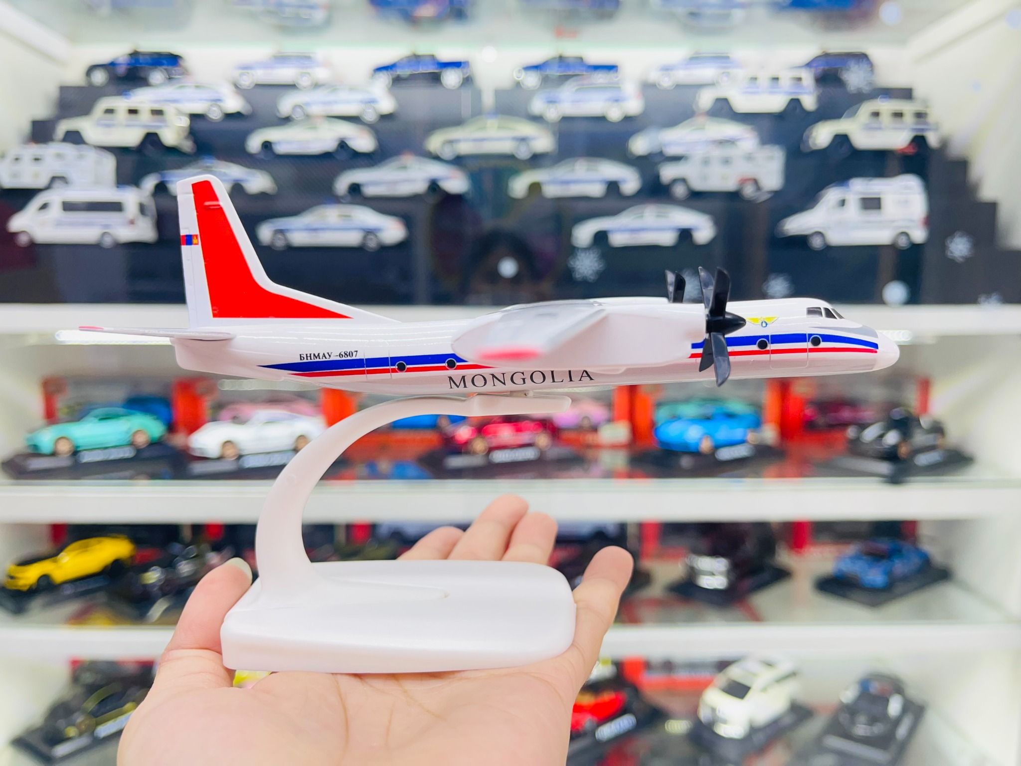 Mô hình máy bay Cánh quạt Mongolia Xinzhou60 ATR 20cm MB20098