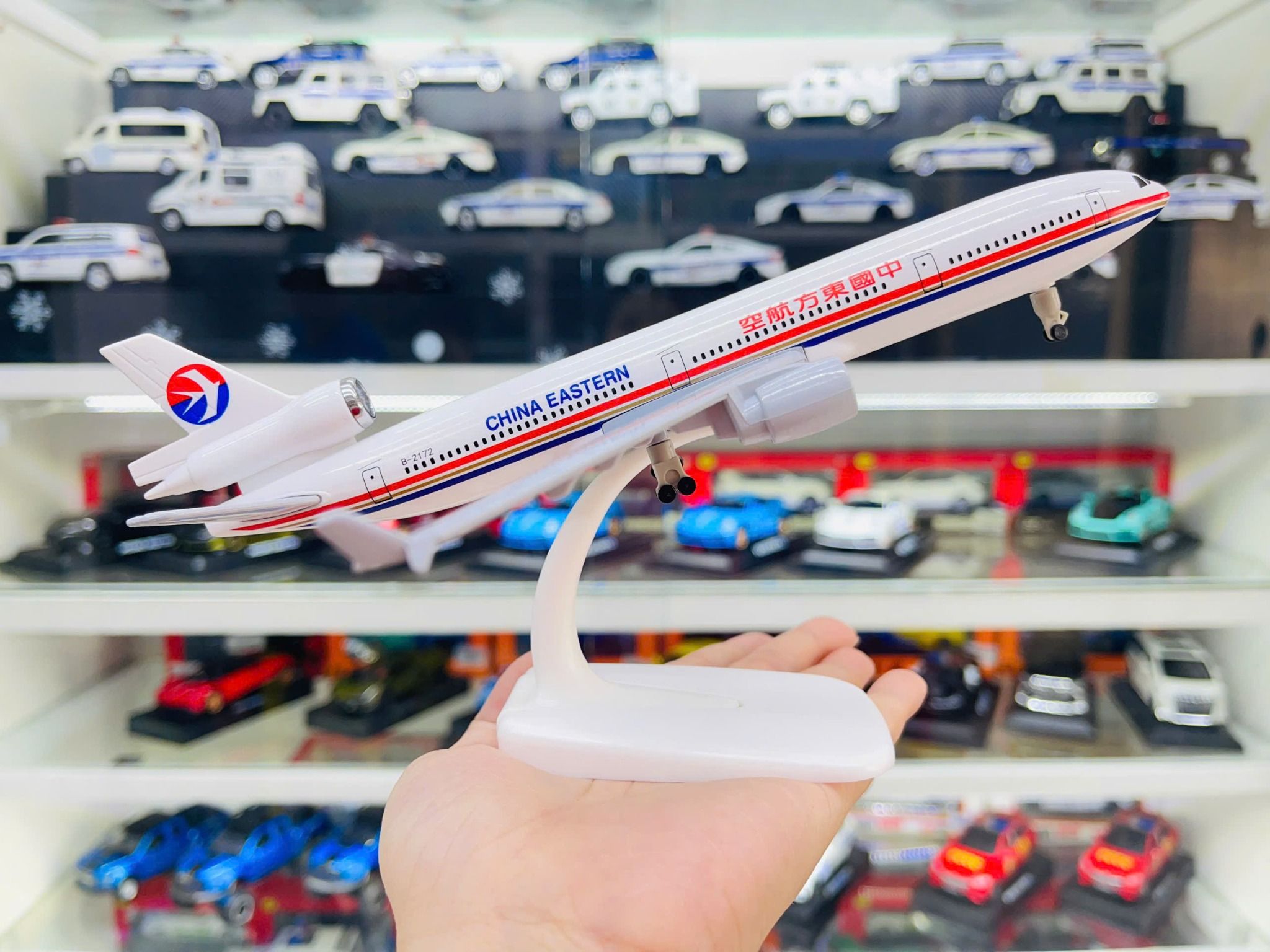 Mô hình máy bay China Eastern MD-11 20cm MB20126