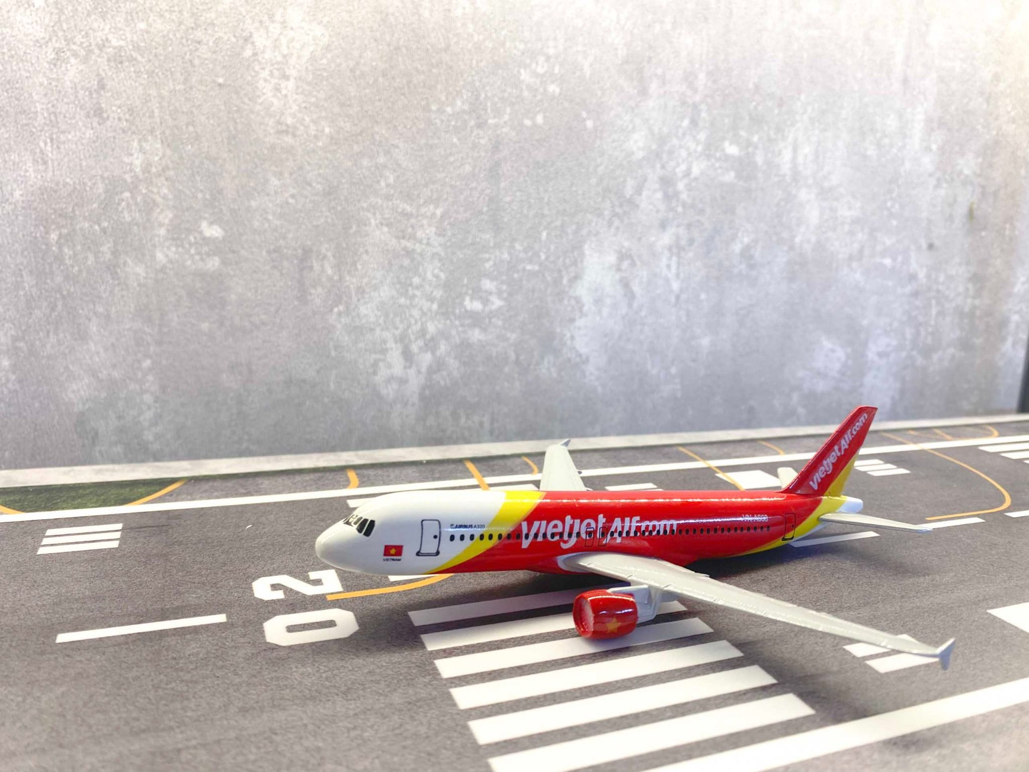 Diorama airport mô hình đường băng bãi đáp cho máy bay 16cm DR014