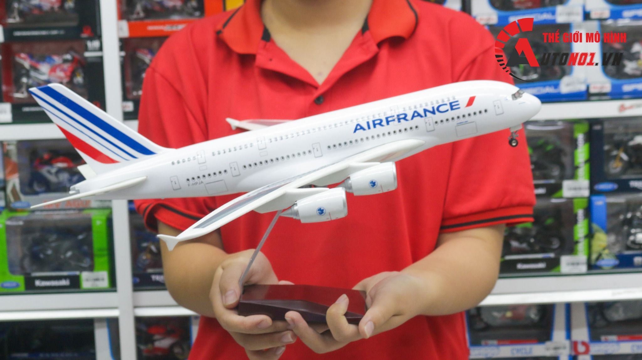 Mô hình máy bay Air France Airbus A380 47cm 1:160 có đèn led tự động theo tiếng vỗ tay hoặc chạm MB47027