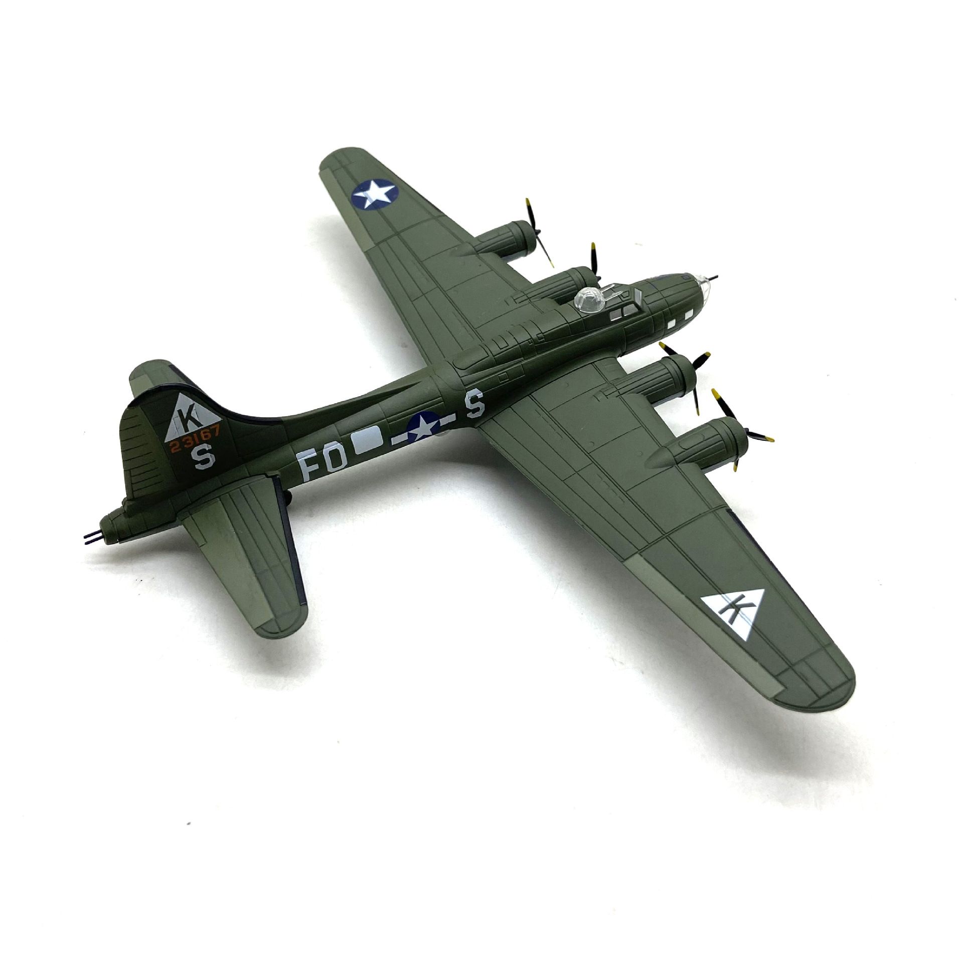 Mô hình máy bay quân sự Mỹ Pháo Đài Bay B-17 tỉ lệ 1:144 MBQS047