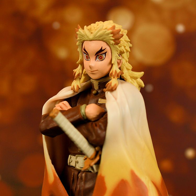Mô hình nhân vật Demon Slayer Kimetsu No Yaiba Kyojuro Rengoku 15cm FG153