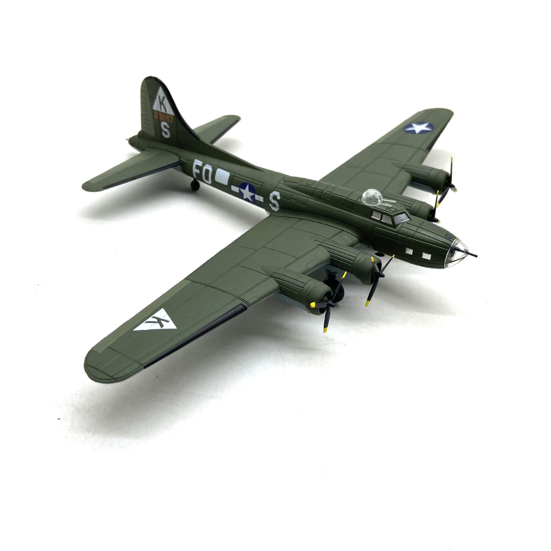 Mô hình máy bay quân sự Mỹ Pháo Đài Bay B-17 tỉ lệ 1:144 MBQS047