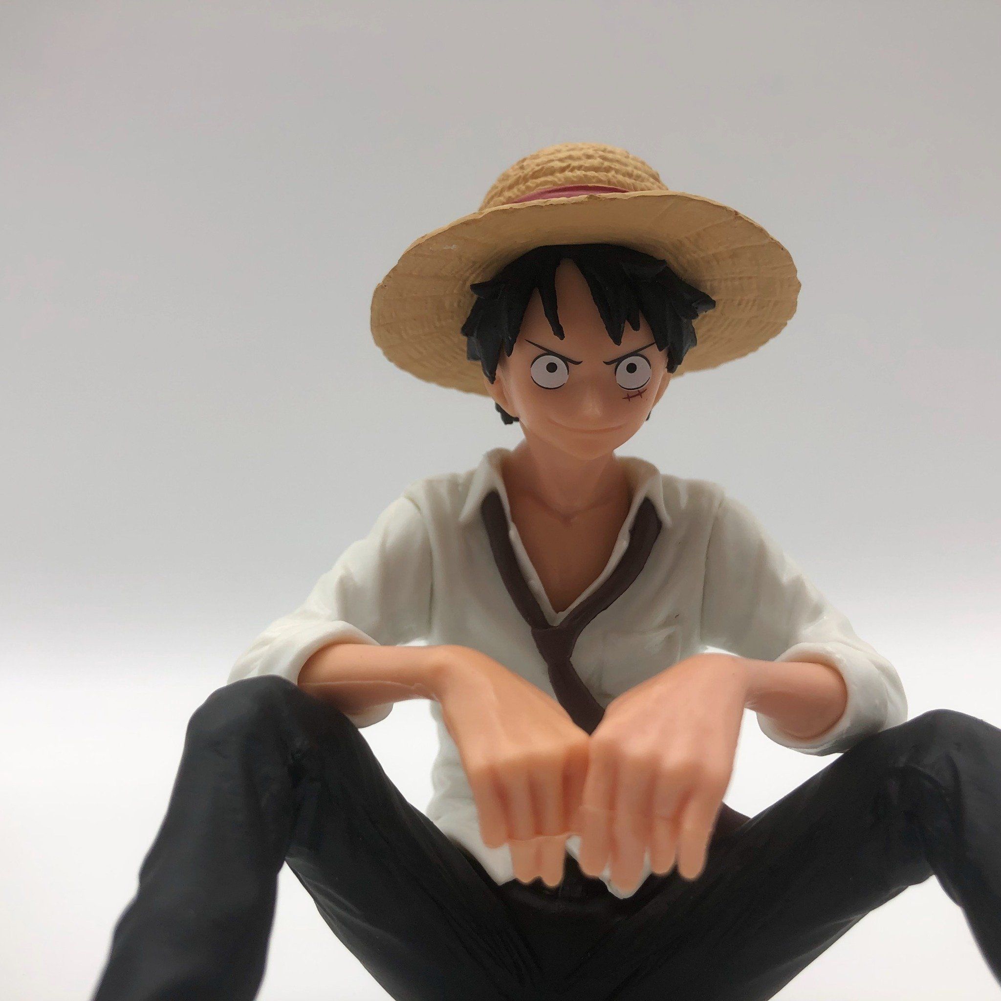 Mô hình nhân vật Onepiece Luffy mặc đồ thư sinh 17cm FG144