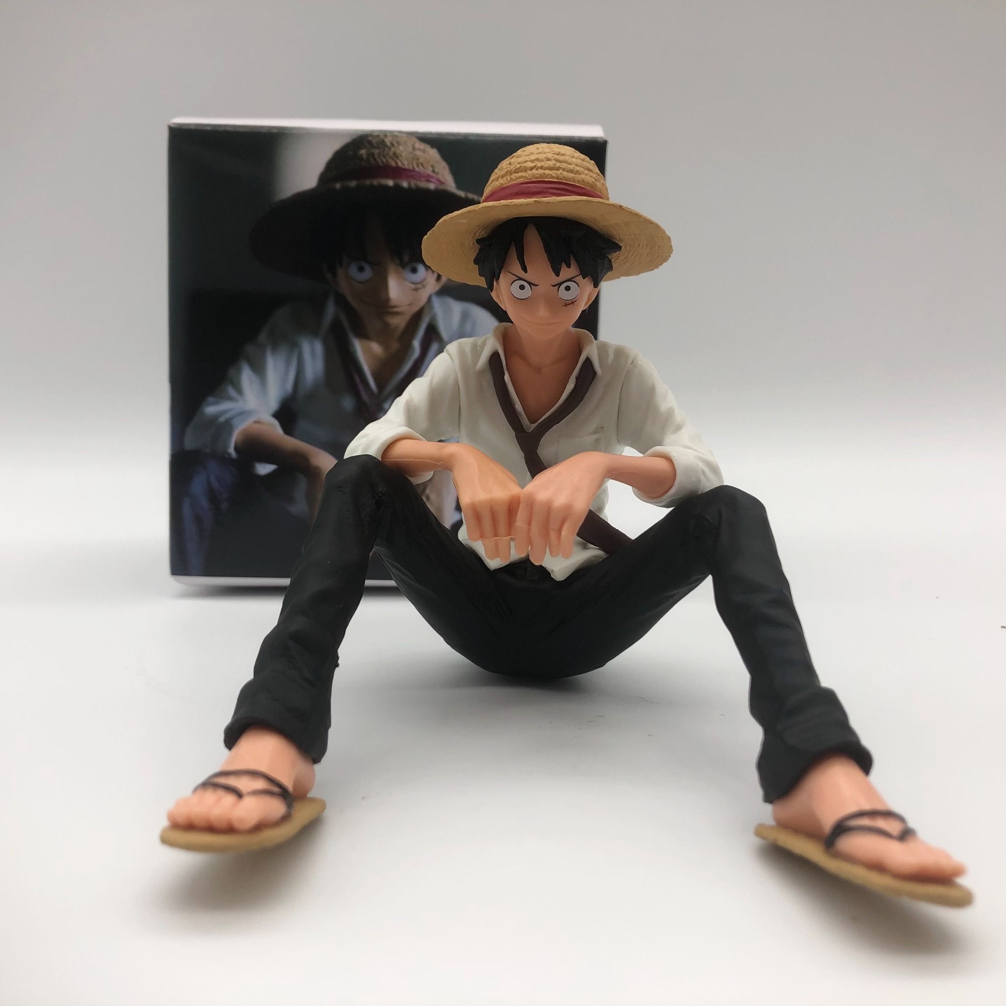 Mô hình nhân vật Onepiece Luffy mặc đồ thư sinh 17cm FG144
