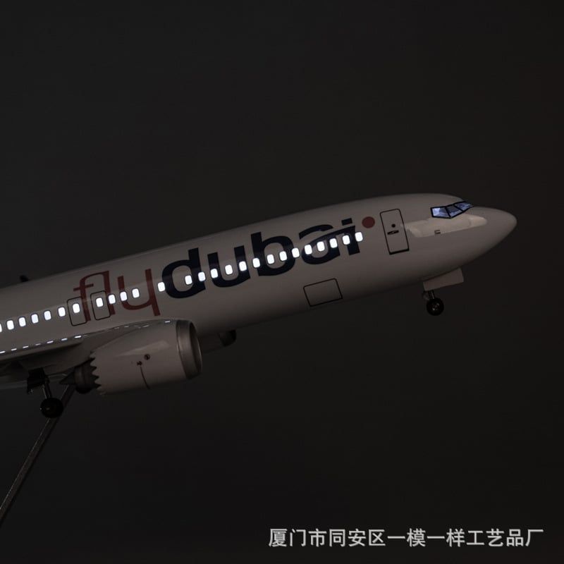 Mô hình máy bay FlyDubai Dubai Boeing B737 MAX 47cm 1:85 có đèn led tự động theo tiếng vỗ tay hoặc chạm MB47014