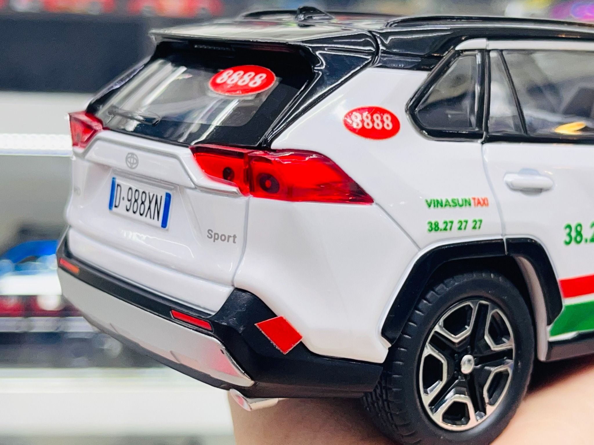 Mô hình xe độ dịch vụ taxi Toyota RAV4 Vinasun tỉ lệ 1:24 Alloy Autono1 OT549