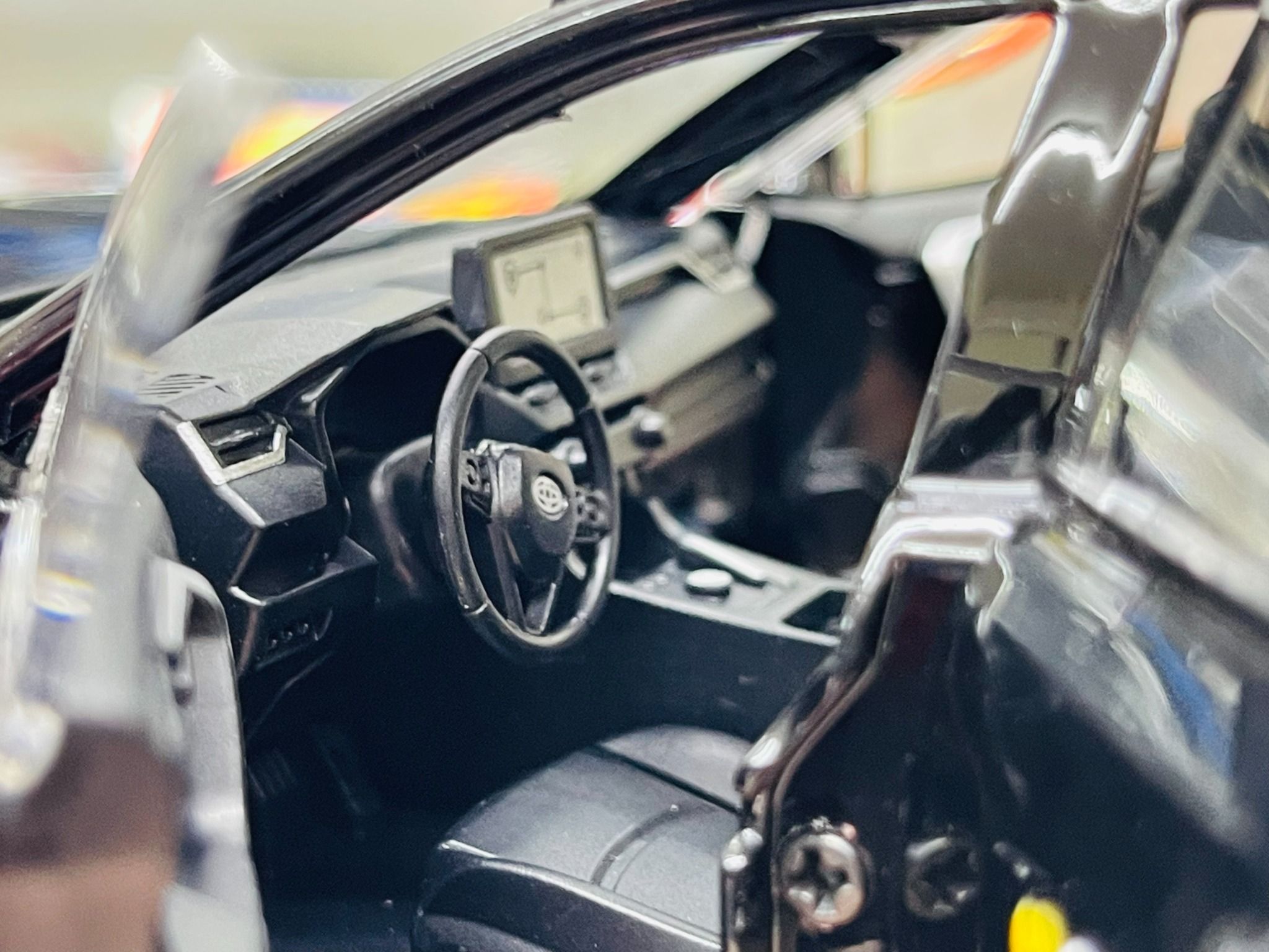 Mô hình xe độ dịch vụ taxi Toyota RAV4 tem Xanh SM Đen full open - full kính - có âm thanh - đèn tỉ lệ 1:22 Alloy model Autono1 OT561