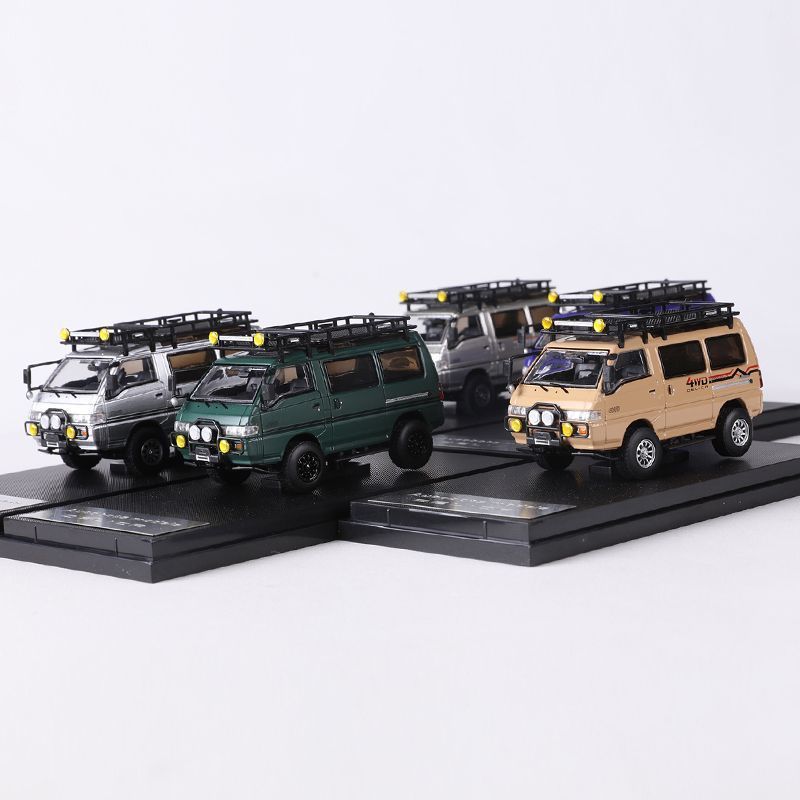 Mô hình xe Mitsubishi Delica 4WD L300 có phụ kiện rời tỉ lệ 1:64 Autobots Model OT64004