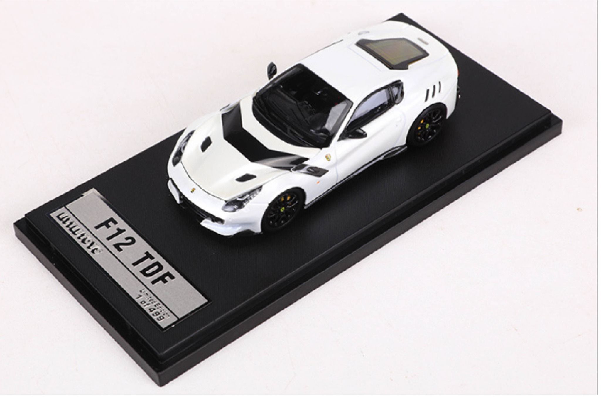 Mô hình xe Ferrari F12 TDF tỉ lệ 1:64 hộp mica SH Little Toy OT64026