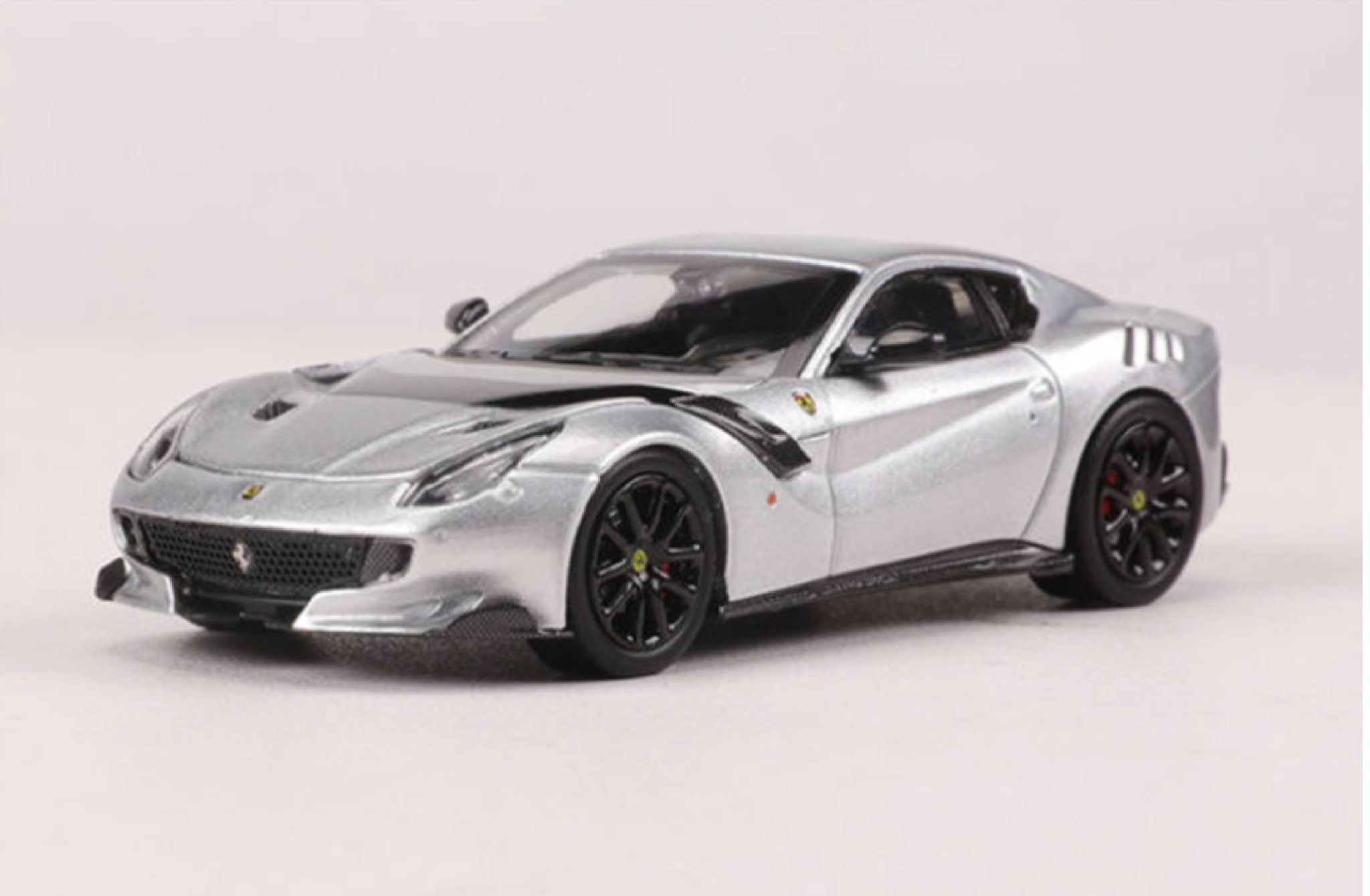 Mô hình xe Ferrari F12 TDF tỉ lệ 1:64 hộp mica SH Little Toy OT64026