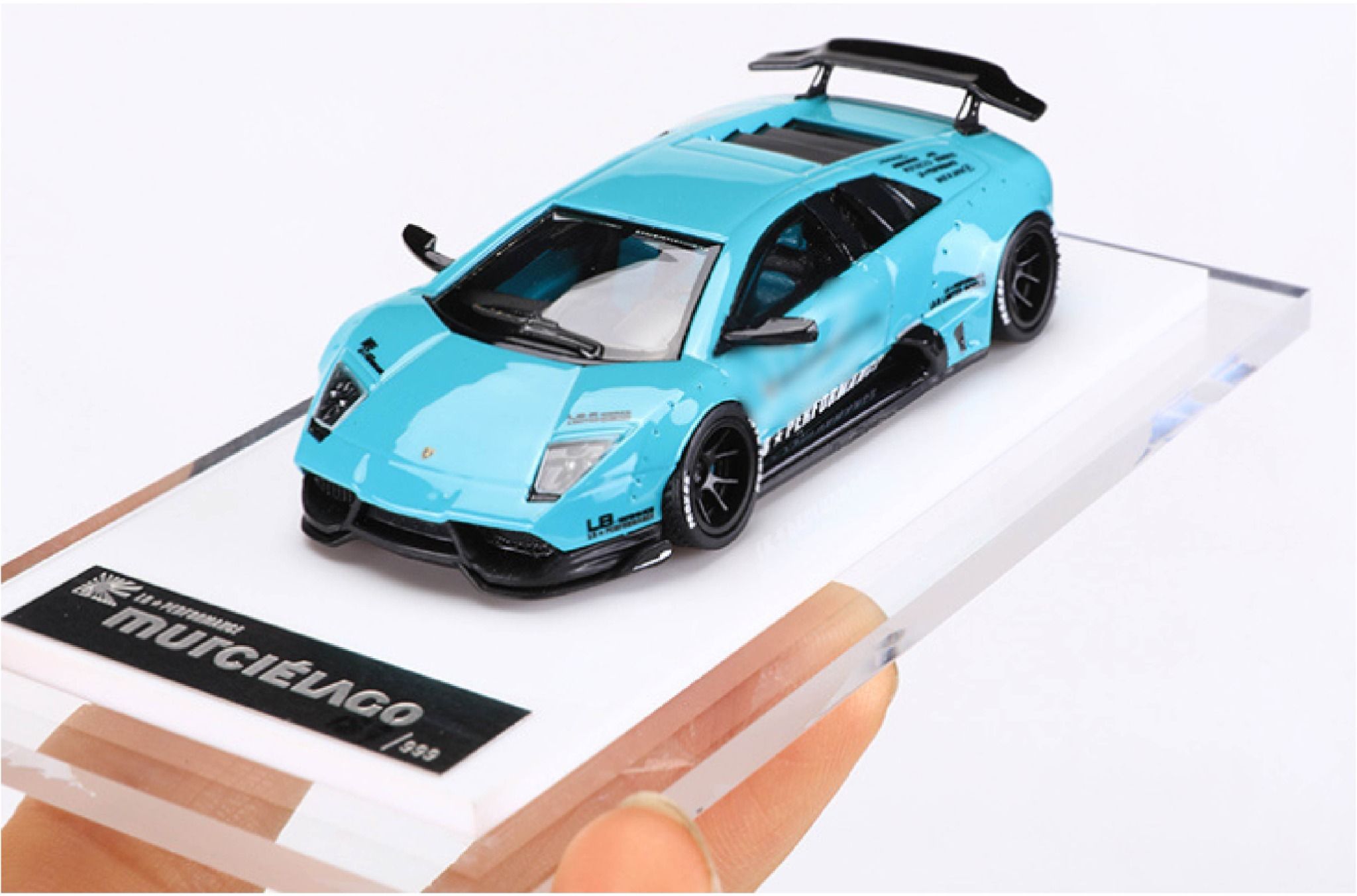 Mô hình xe Lamboghini Murcielago LBWK có đế và hộp mica tỉ lệ 1:64 Onemodel OM-LP670-1