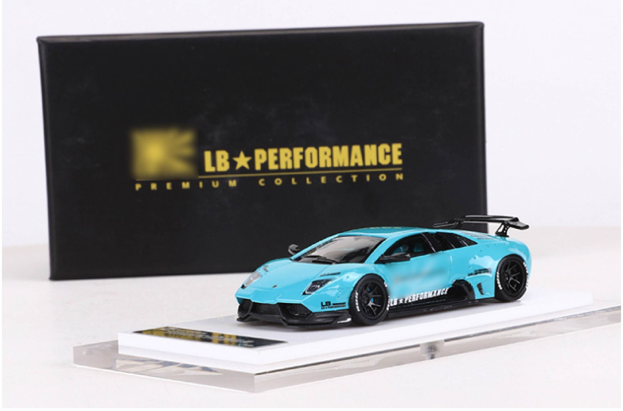Mô hình xe Lamboghini Murcielago LBWK có đế và hộp mica tỉ lệ 1:64 Onemodel OM-LP670-1