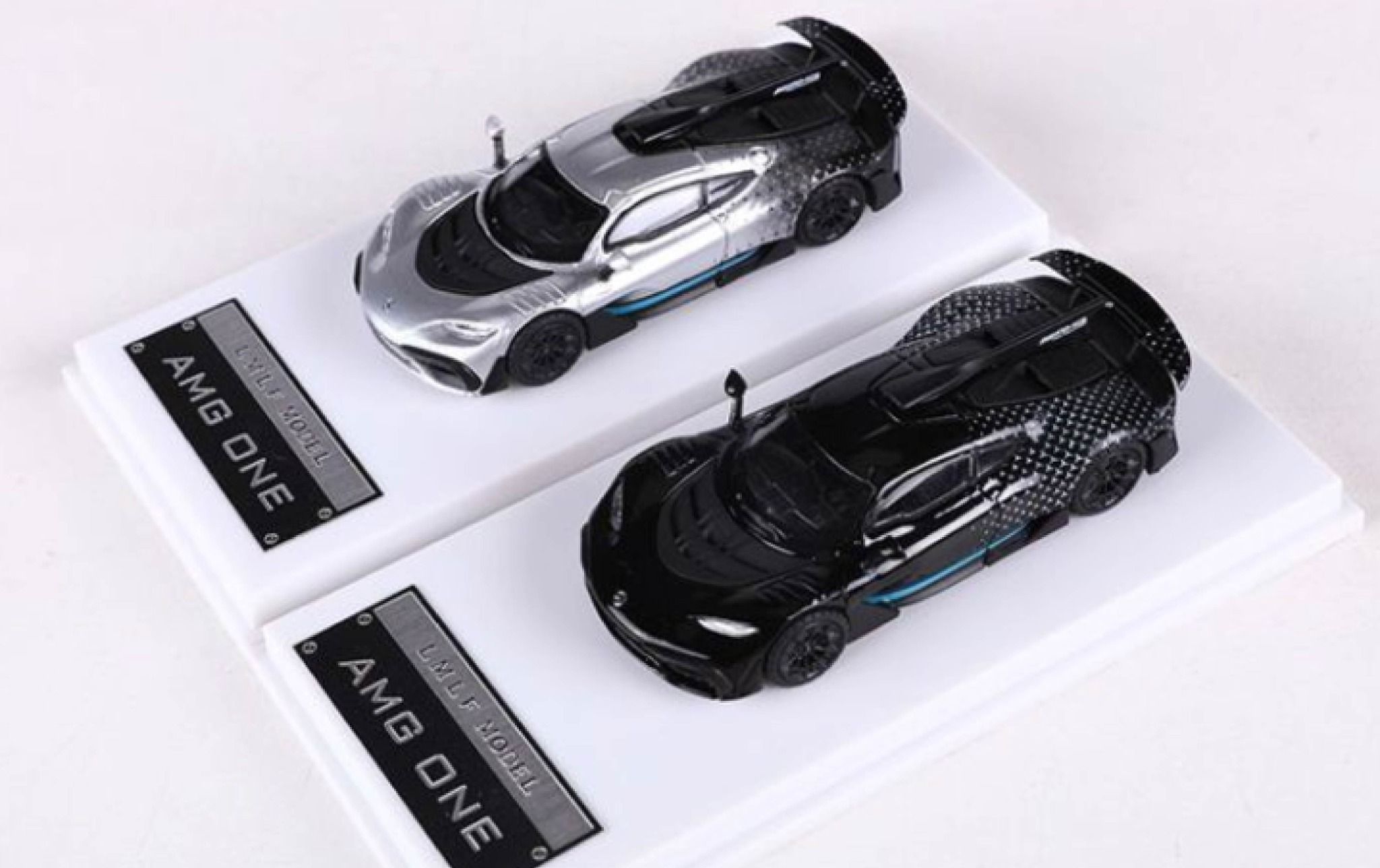 Mô hình xe Mercedes-Benz AMG ONE sports tỉ lệ 1:64 có đế và hộp mica LMLF OT64030
