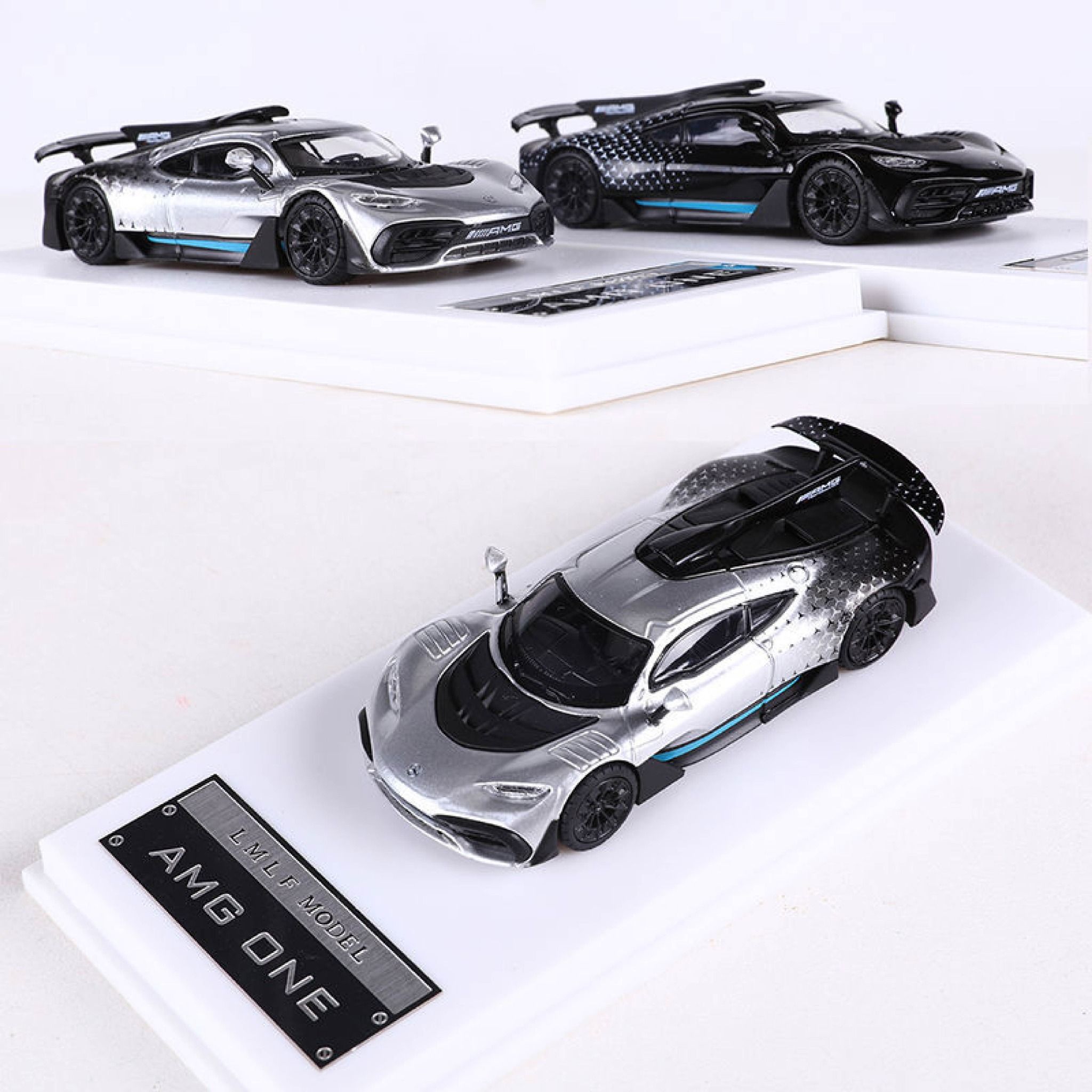 Mô hình xe Mercedes-Benz AMG ONE sports tỉ lệ 1:64 có đế và hộp mica LMLF OT64030