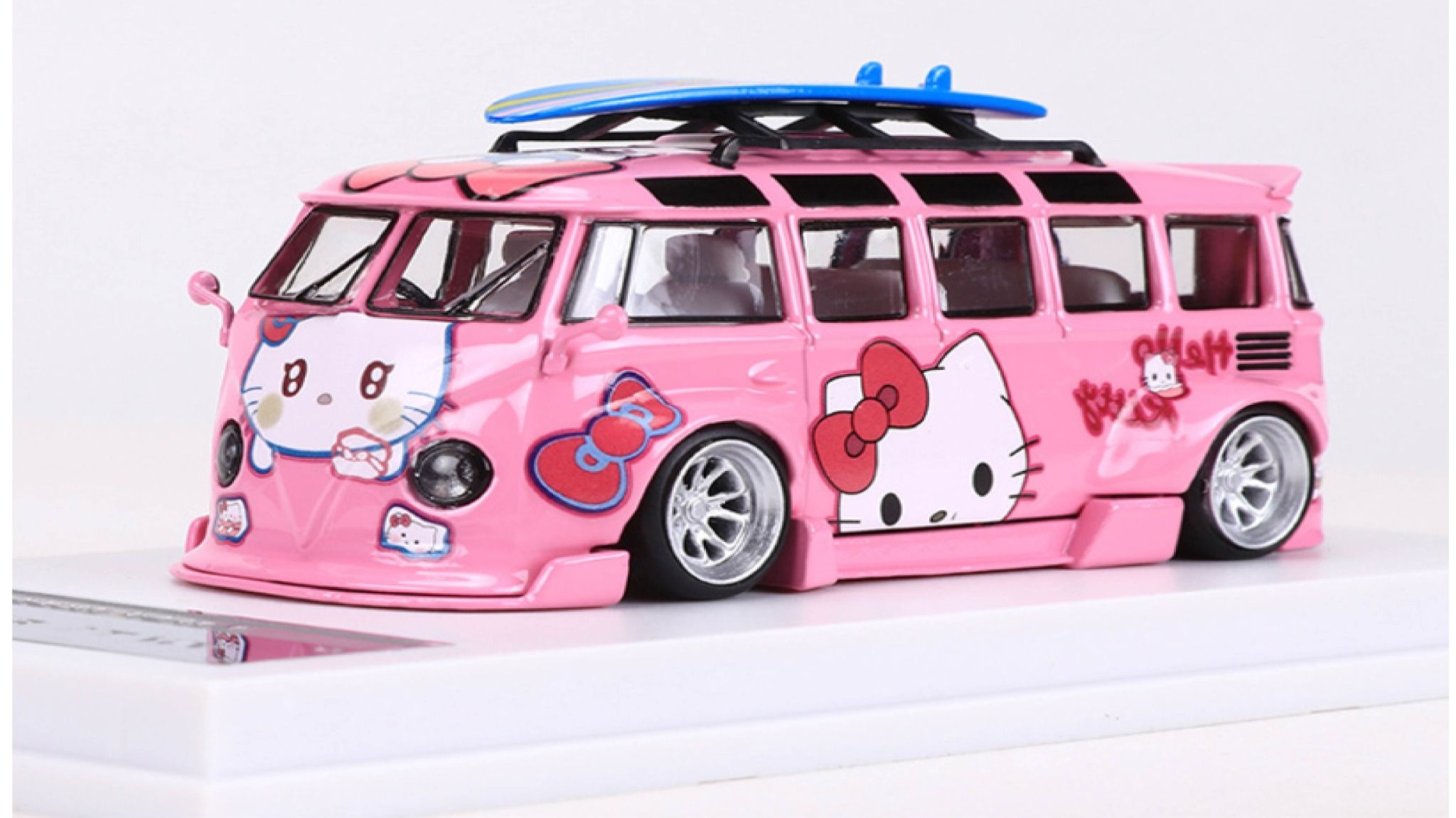 Mô hình xe Volkswagen Bus VW RWB T1 Wide Body tỉ lệ 1:64 có đế và hộp mica LMLF 43-T1