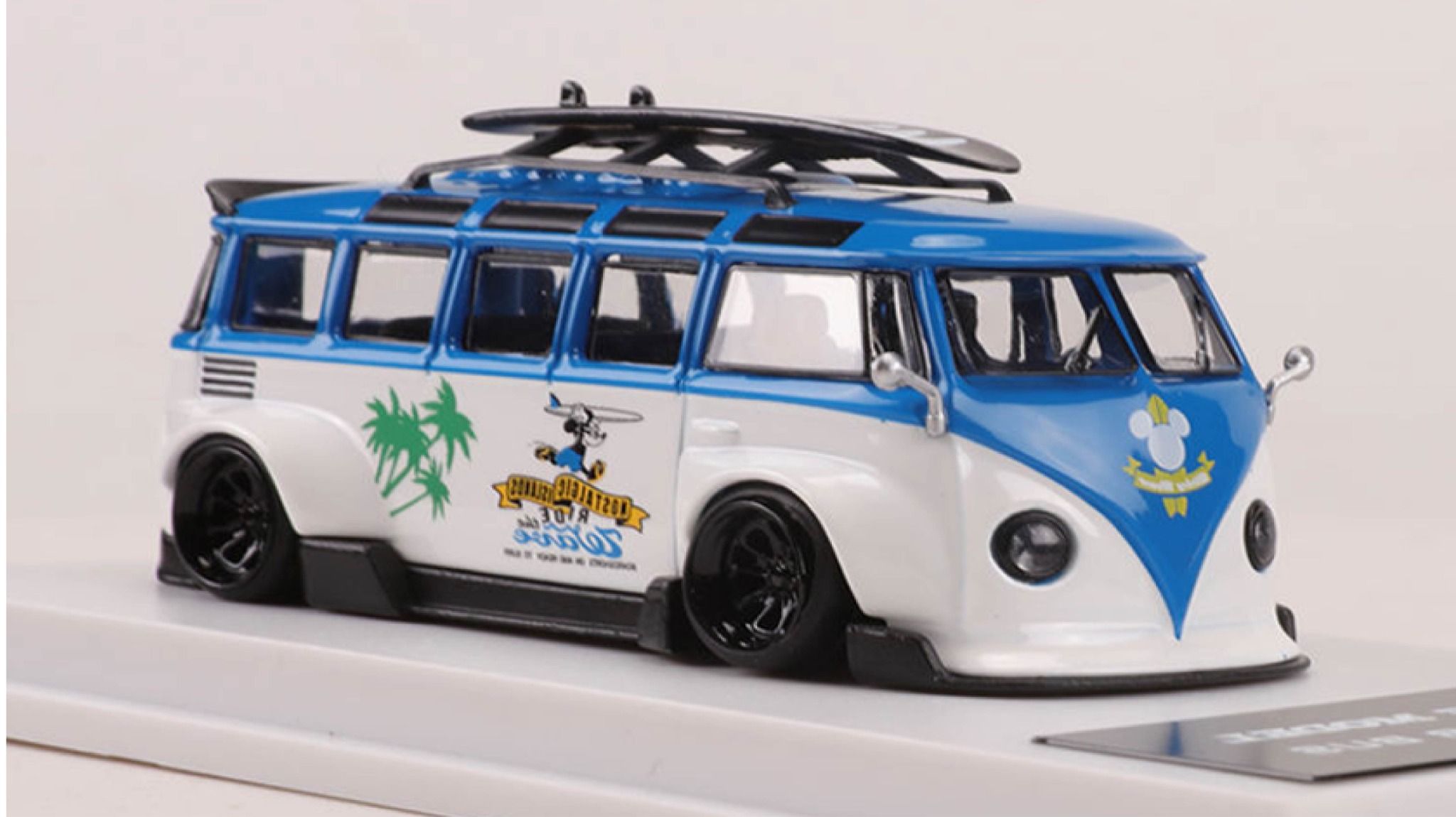 Mô hình xe Volkswagen Bus VW RWB T1 Wide Body tỉ lệ 1:64 có đế và hộp mica LMLF 43-T1
