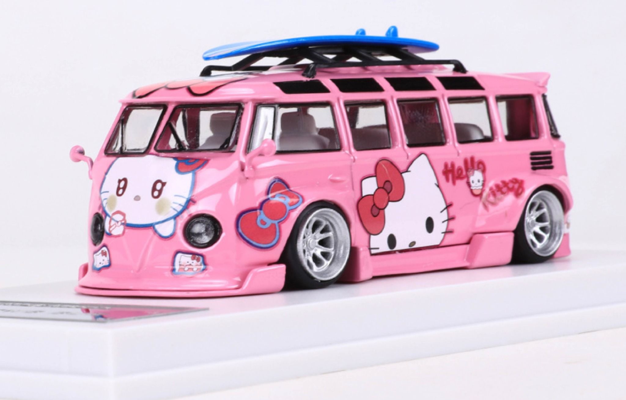 Mô hình xe Volkswagen Bus VW RWB T1 Wide Body tỉ lệ 1:64 có đế và hộp mica LMLF 43-T1