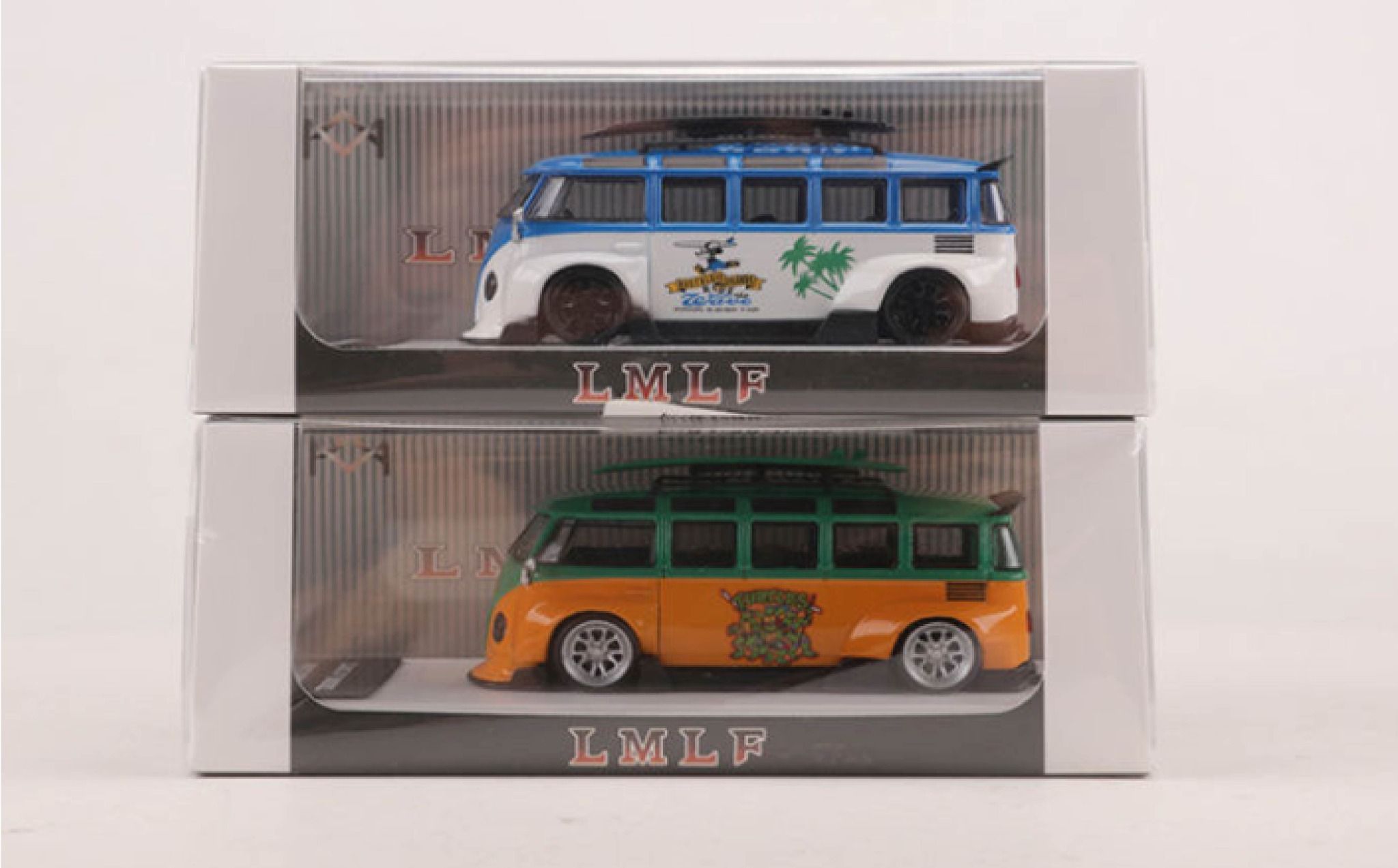 Mô hình xe Volkswagen Bus VW RWB T1 Wide Body tỉ lệ 1:64 có đế và hộp mica LMLF 43-T1
