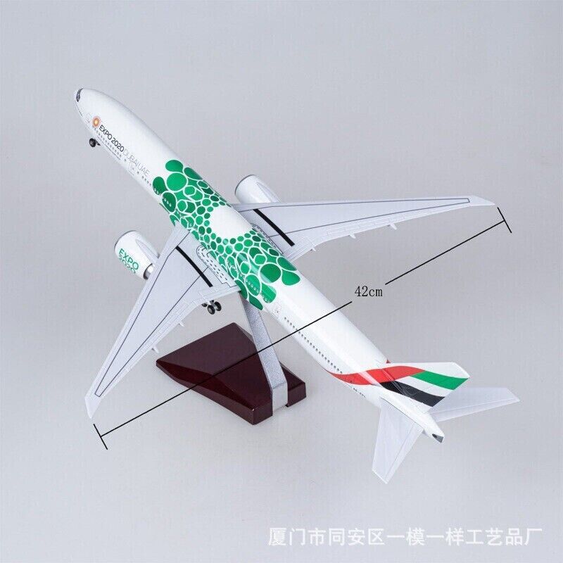 Mô hình máy bay Dubai UAE World Expo 2020 Boeing B777 47cm có đèn led tự động theo tiếng vỗ tay hoặc chạm MB47054