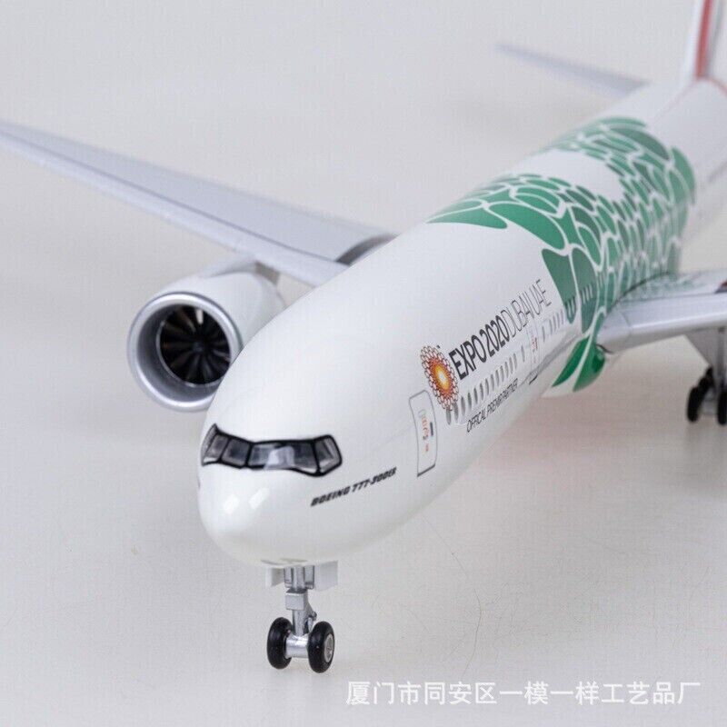 Mô hình máy bay Dubai UAE World Expo 2020 Boeing B777 47cm có đèn led tự động theo tiếng vỗ tay hoặc chạm MB47054