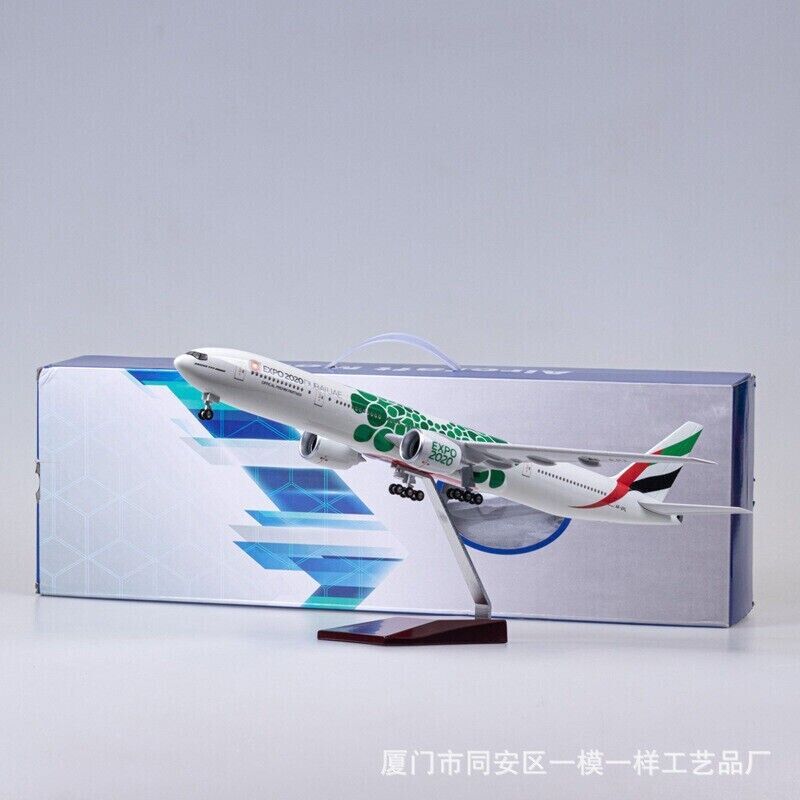 Mô hình máy bay Dubai UAE World Expo 2020 Boeing B777 47cm có đèn led tự động theo tiếng vỗ tay hoặc chạm MB47054