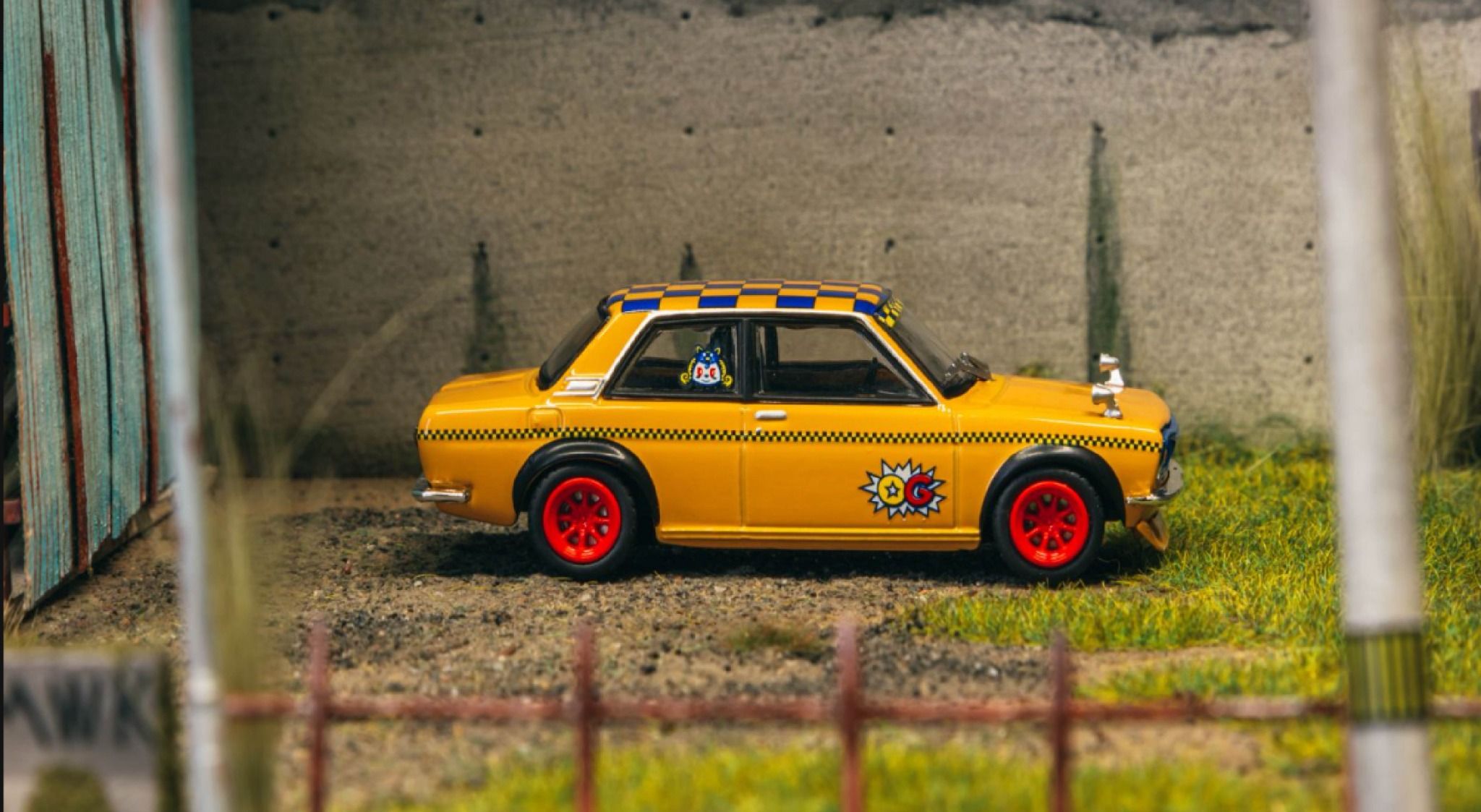 Mô hình xe Datsun 510 Tarmac tỉ lệ 1:64 T64-052-OG