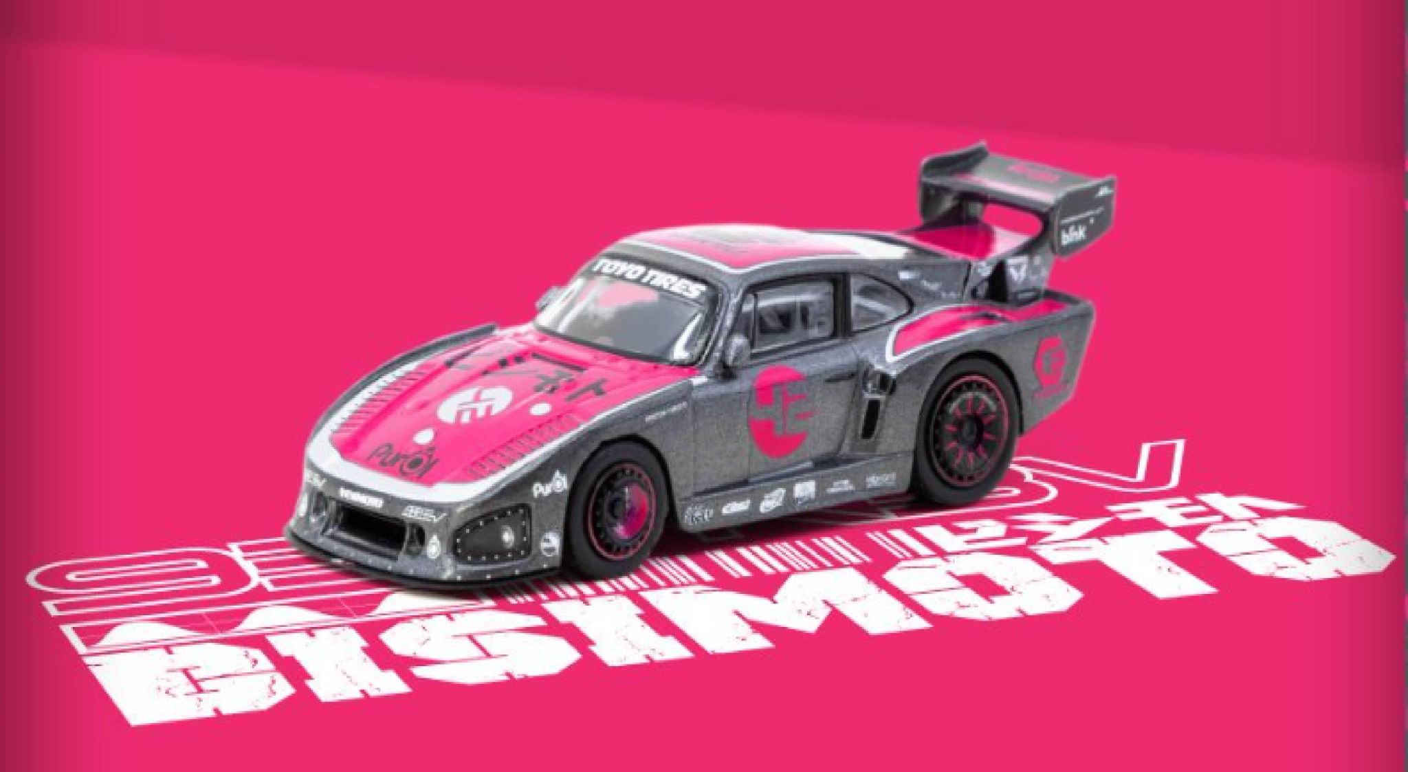 Mô hình xe Bisimoto Porsche 935 K3V, Model Car + Trading Cards Combo Set Tarmac tỉ lệ 1:64 T64-079-K3V