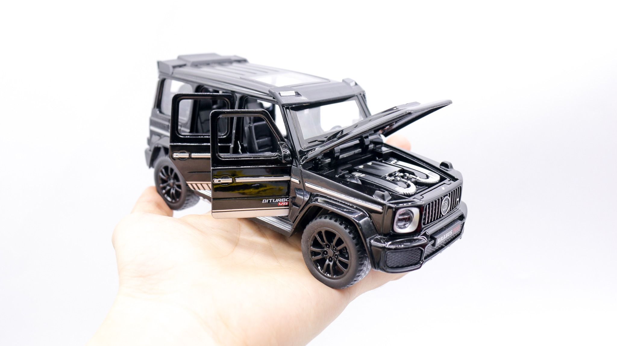 Mô hình xe Mercedes-benz Brabus G700 tỉ lệ 1:32 JIiaye model VB32523 OT602