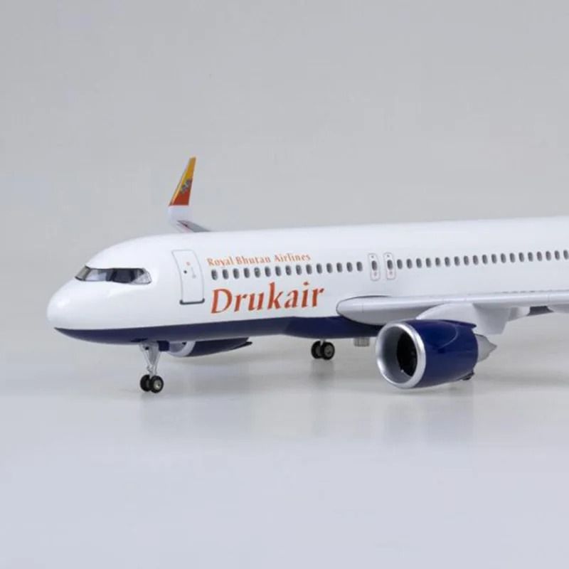  Mô hình máy bay Bhutan Airlines Drukair Airbus A320 Neo 47cm có đèn led tự động theo tiếng vỗ tay hoặc chạm MB47061 