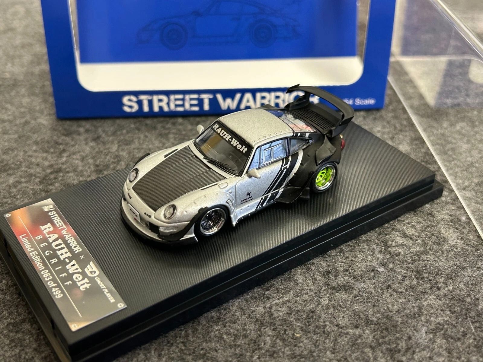 Mô hình xe Porsche Rauth Welt RWB 993 GT wipe body silver - carbon rear wing tỉ lệ 1:64 Street Weapon OT64449