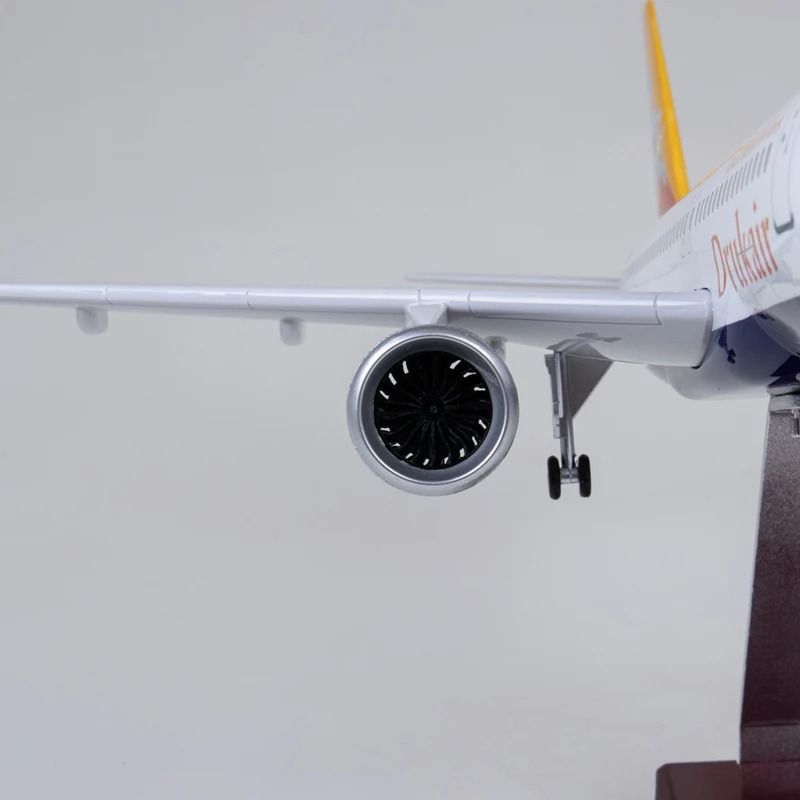 Mô hình máy bay Bhutan Airlines Drukair Airbus A320 Neo 47cm có đèn led tự động theo tiếng vỗ tay hoặc chạm MB47061