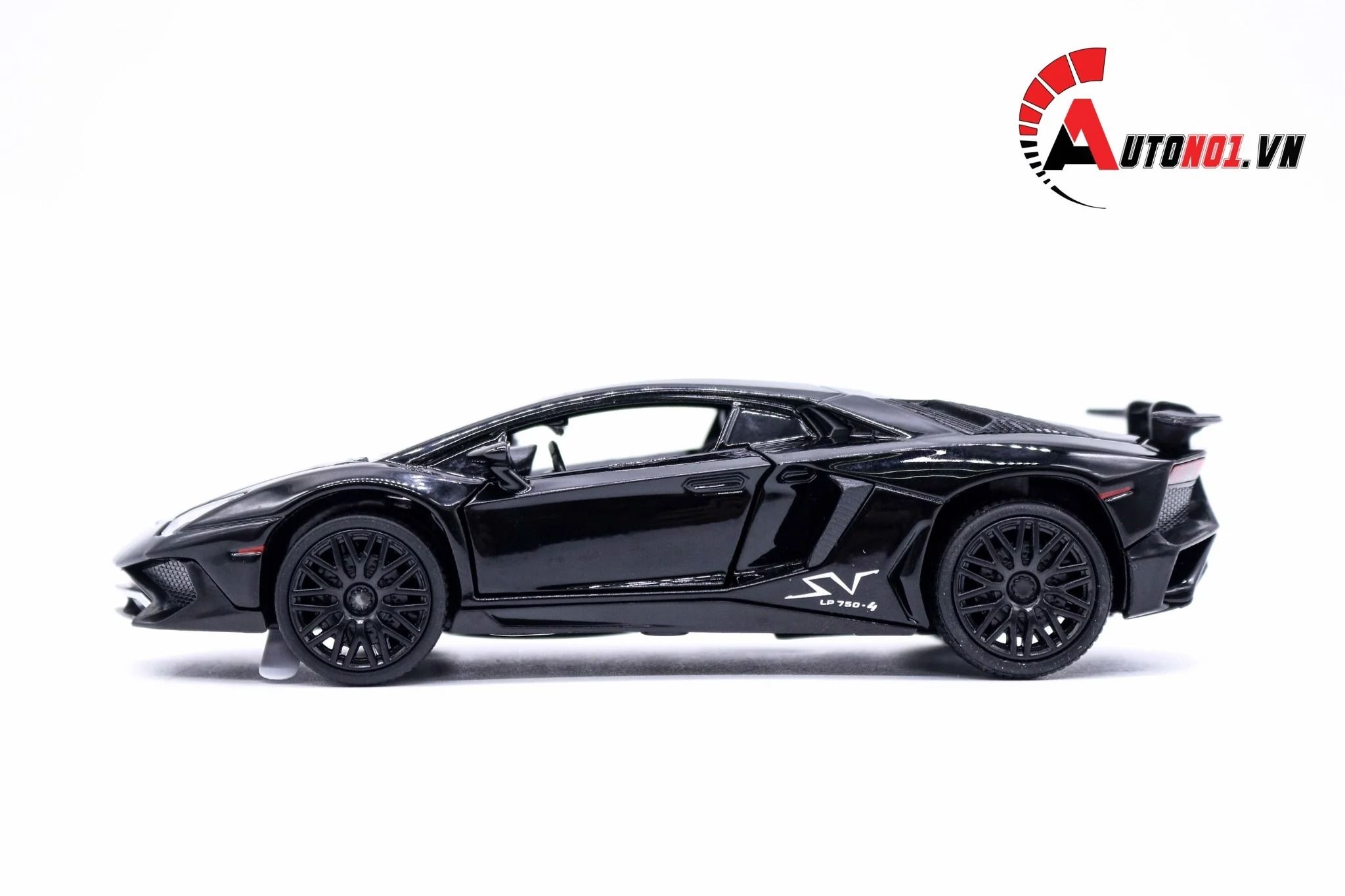  Mô hình Lamborghini Aventador LP750-4 SV tỉ lệ 1:32 Miniauto 4276 