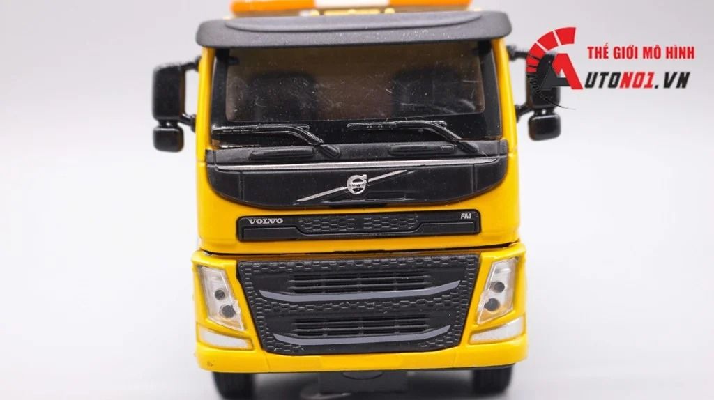 MÔ HÌNH XE TẢI CỨU HỘ VOLVO WRECKER TRUCK 1:50 DIECAST METAL 7917