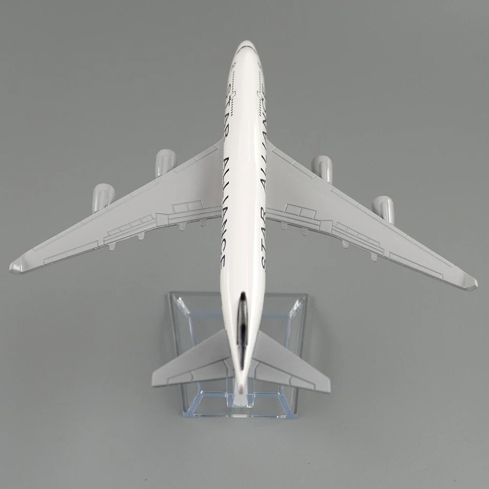 Mô hình máy bay Thai Star Alliance Boeing B747 16cm MB16088