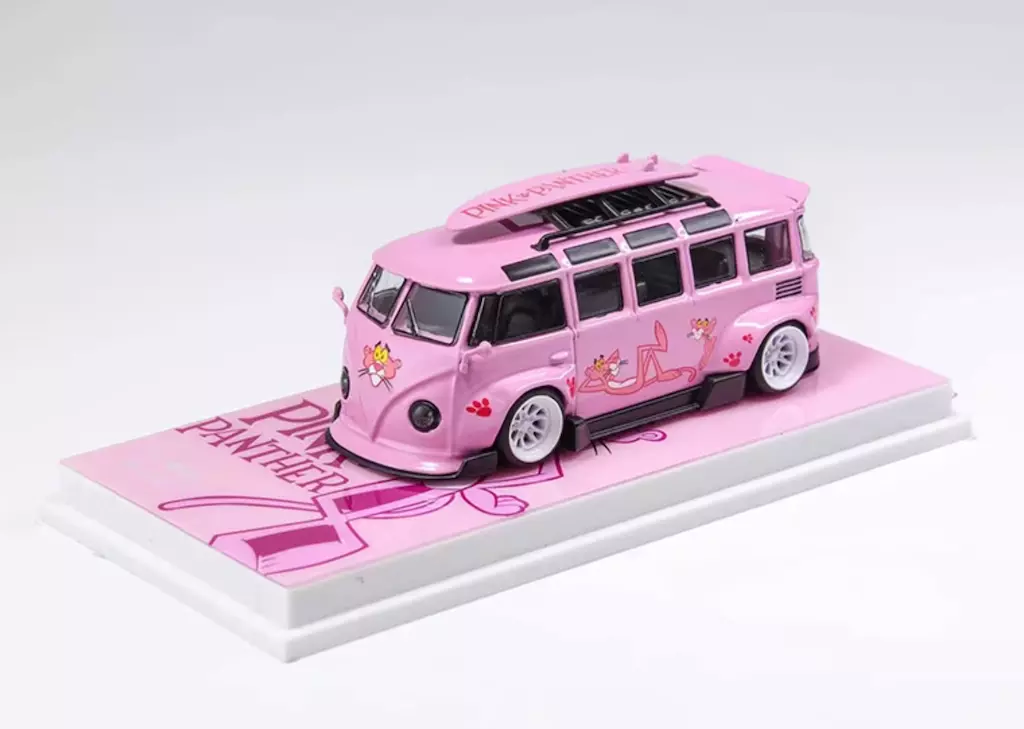 Mô hình xe Volkswagen T1 Van Kombi Pink - Pink Panther tỉ lệ 1:64 Flame Model OT64068