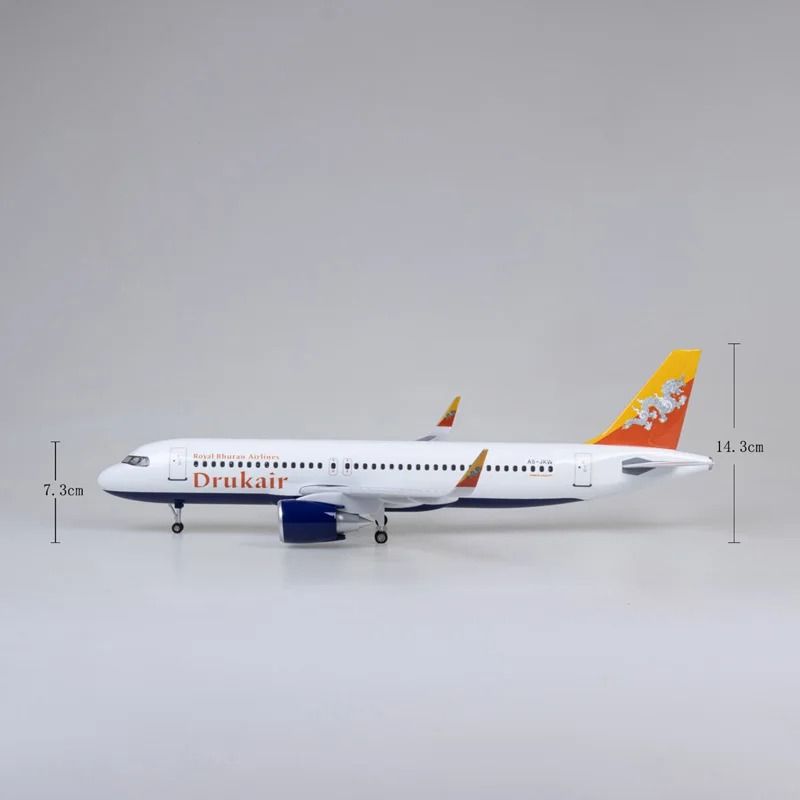  Mô hình máy bay Bhutan Airlines Drukair Airbus A320 Neo 47cm có đèn led tự động theo tiếng vỗ tay hoặc chạm MB47061 