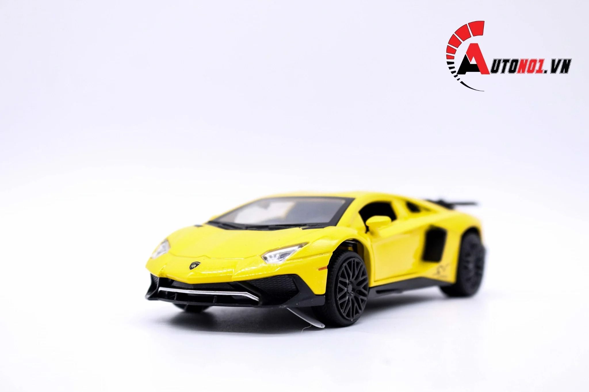  Mô hình Lamborghini Aventador LP750-4 SV tỉ lệ 1:32 Miniauto 4276 