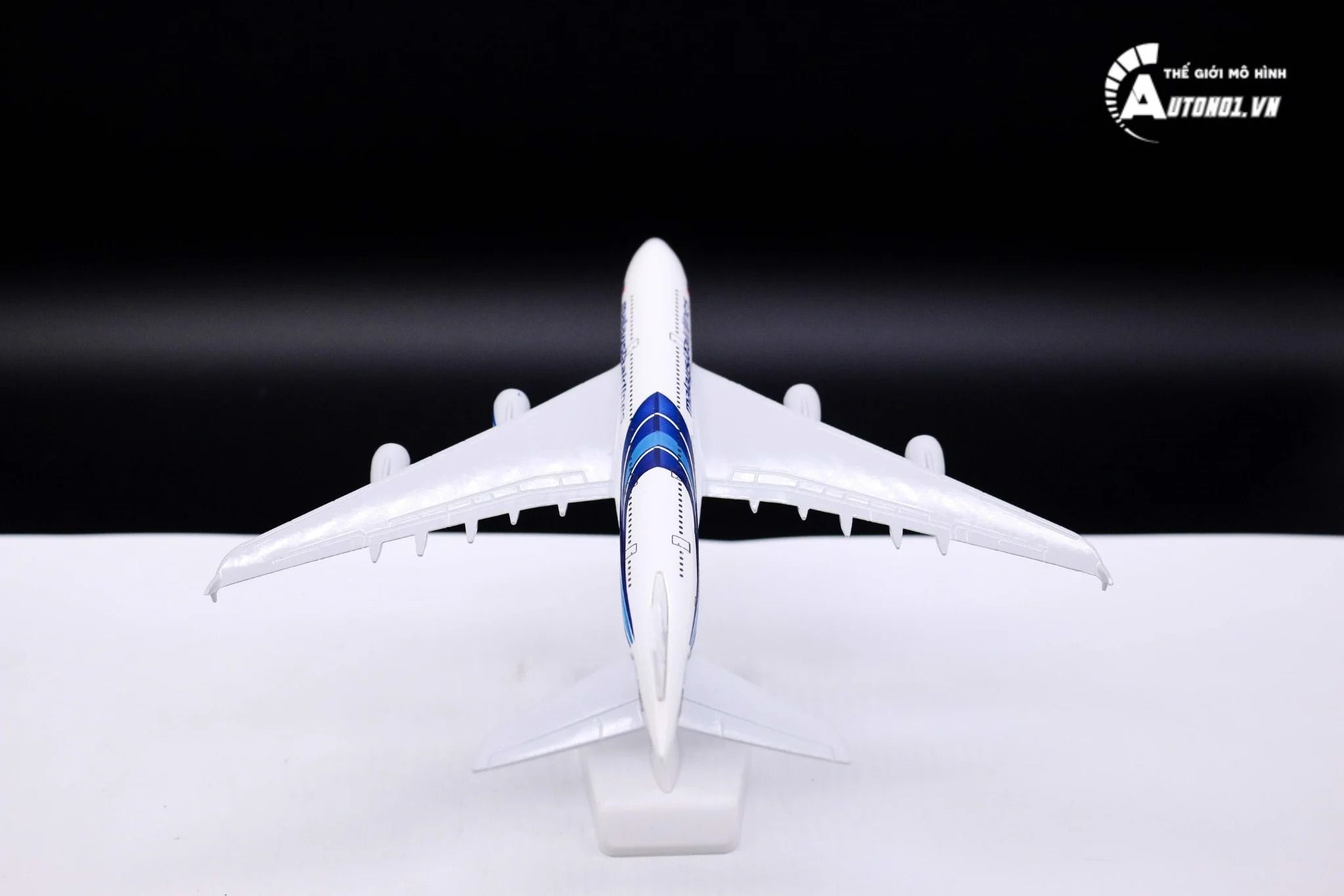 Mô hình máy bay Malaysia Airlines Airbus A380 20cm MB20029