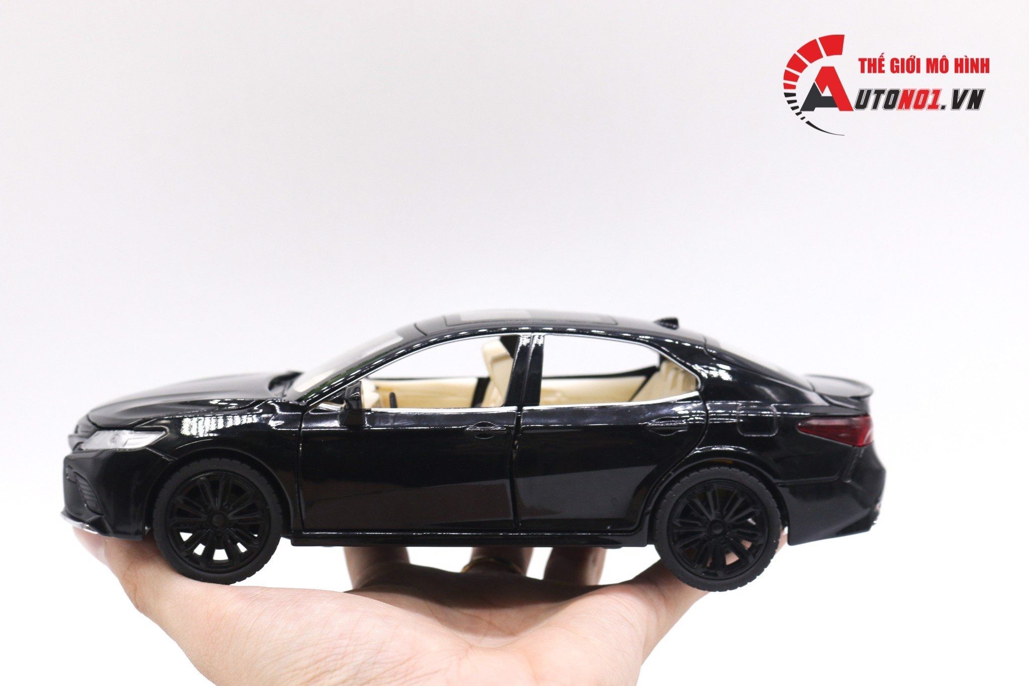  Mô hình xe Sedan Toyota Camry 2020 full open có âm thanh đèn tỉ lệ 1:24 Chezhi OT409 