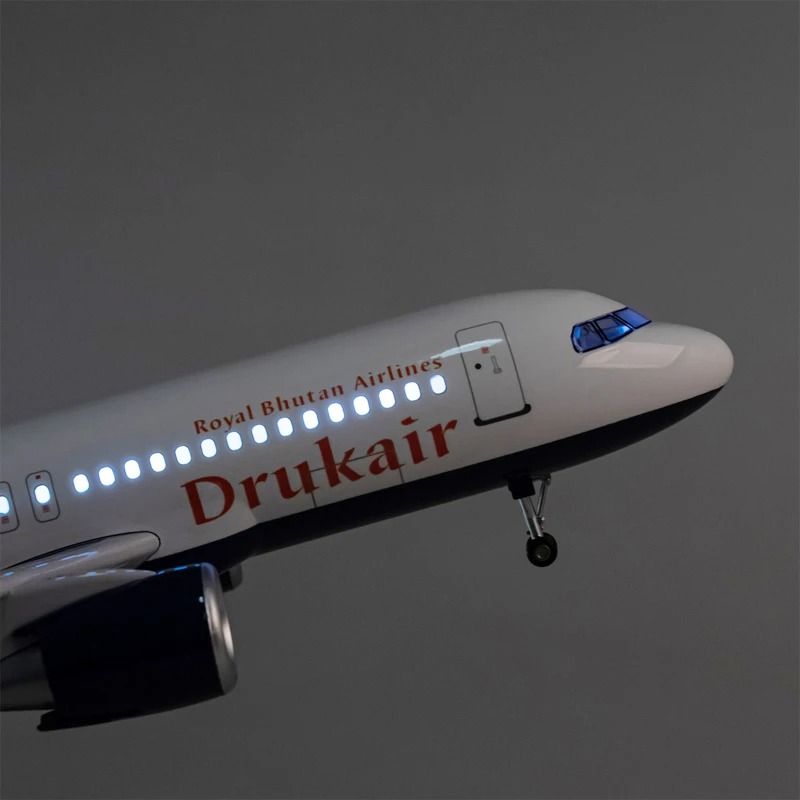 Mô hình máy bay Bhutan Airlines Drukair Airbus A320 Neo 47cm có đèn led tự động theo tiếng vỗ tay hoặc chạm MB47061